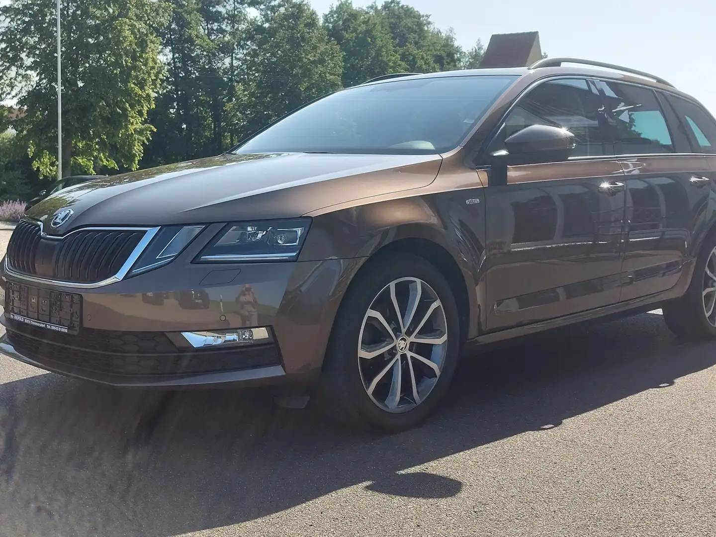 Skoda Octavia Combi 1.5 TSI ACT DSG Soleil *Panorama* Braun - 2