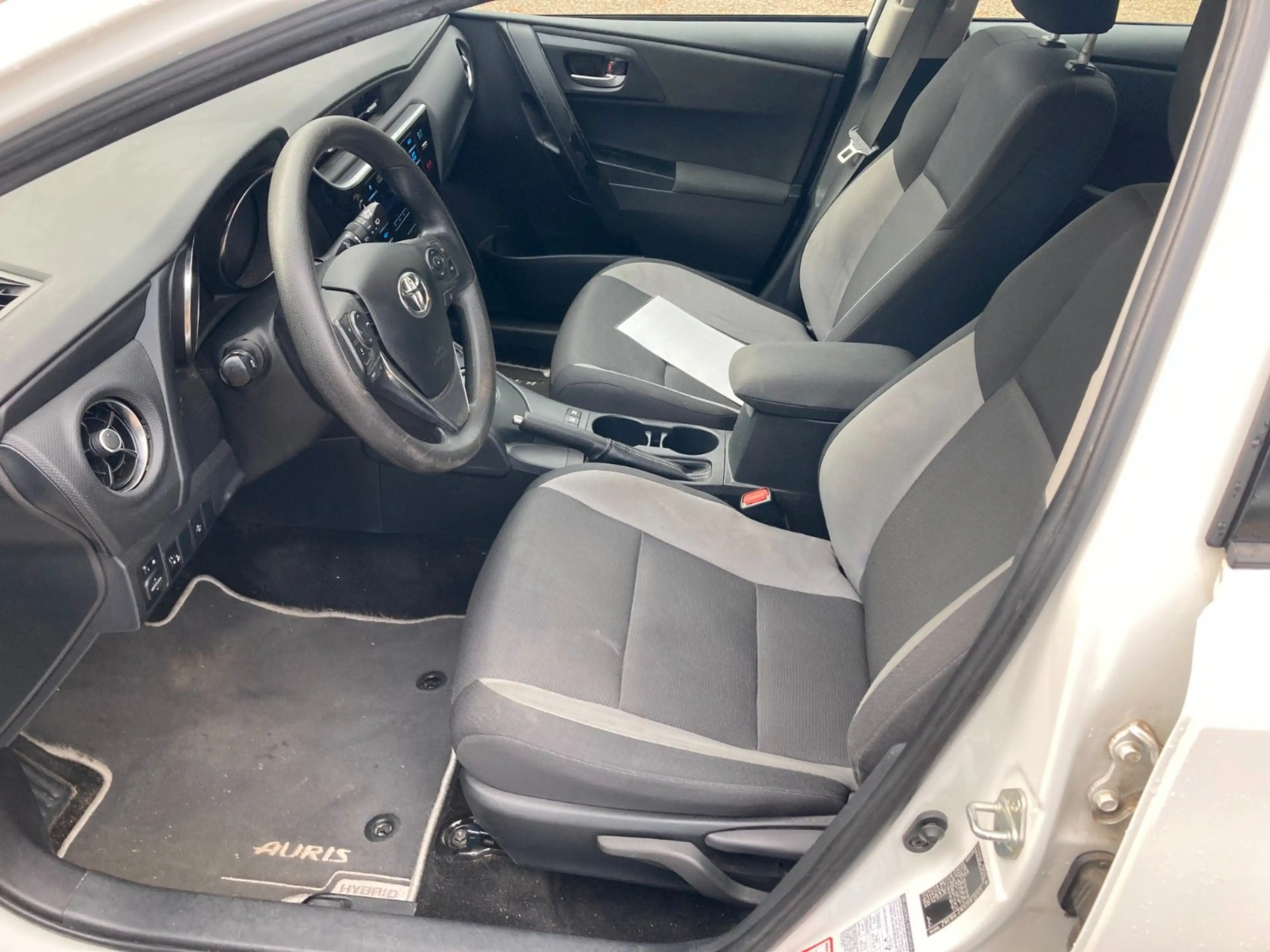 Toyota Auris Touring Sports Hybrid Cool — photo 10