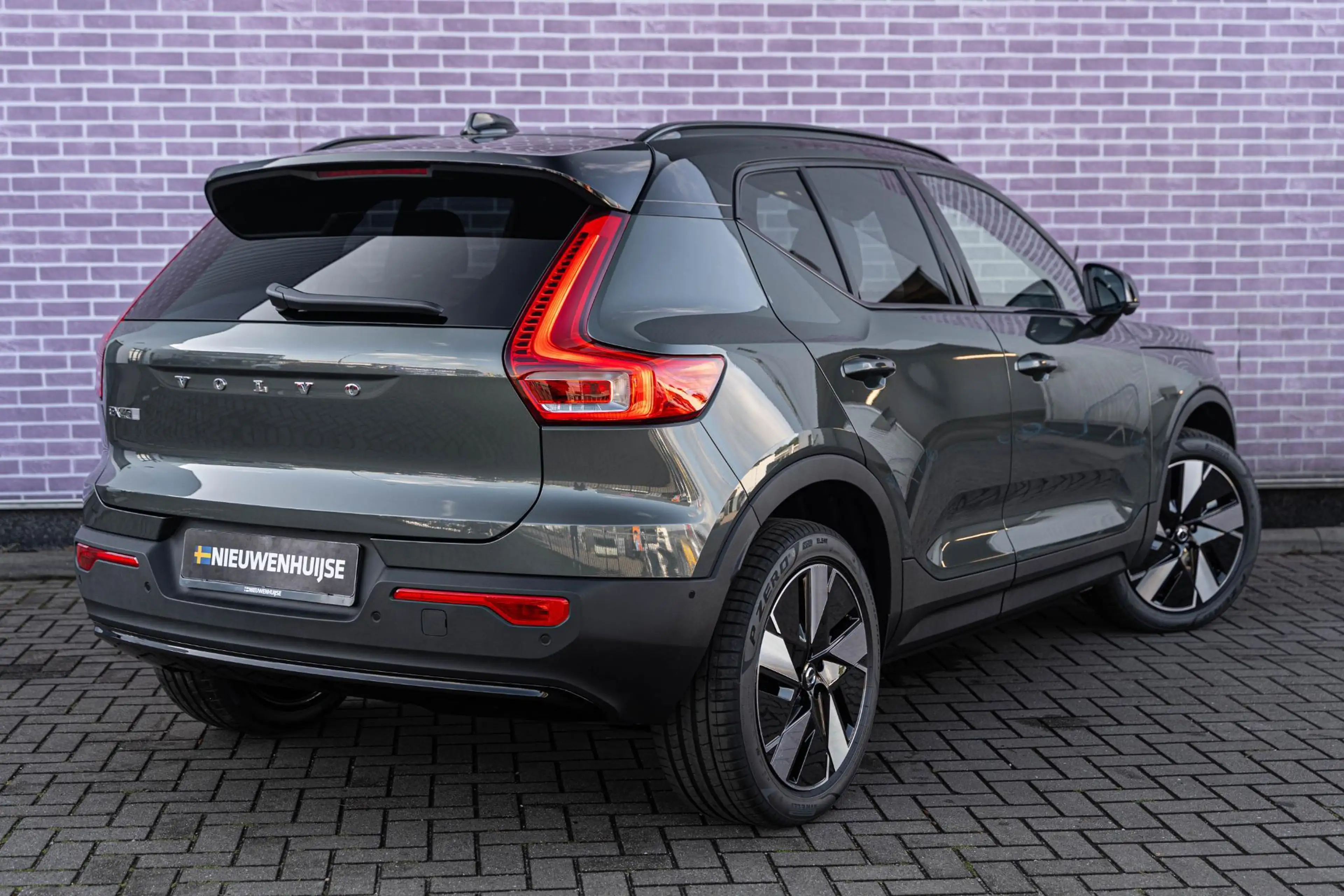 Volvo EX40 Single Motor Extended Range Ultra 82 kWh | Trekhaa — photo 2