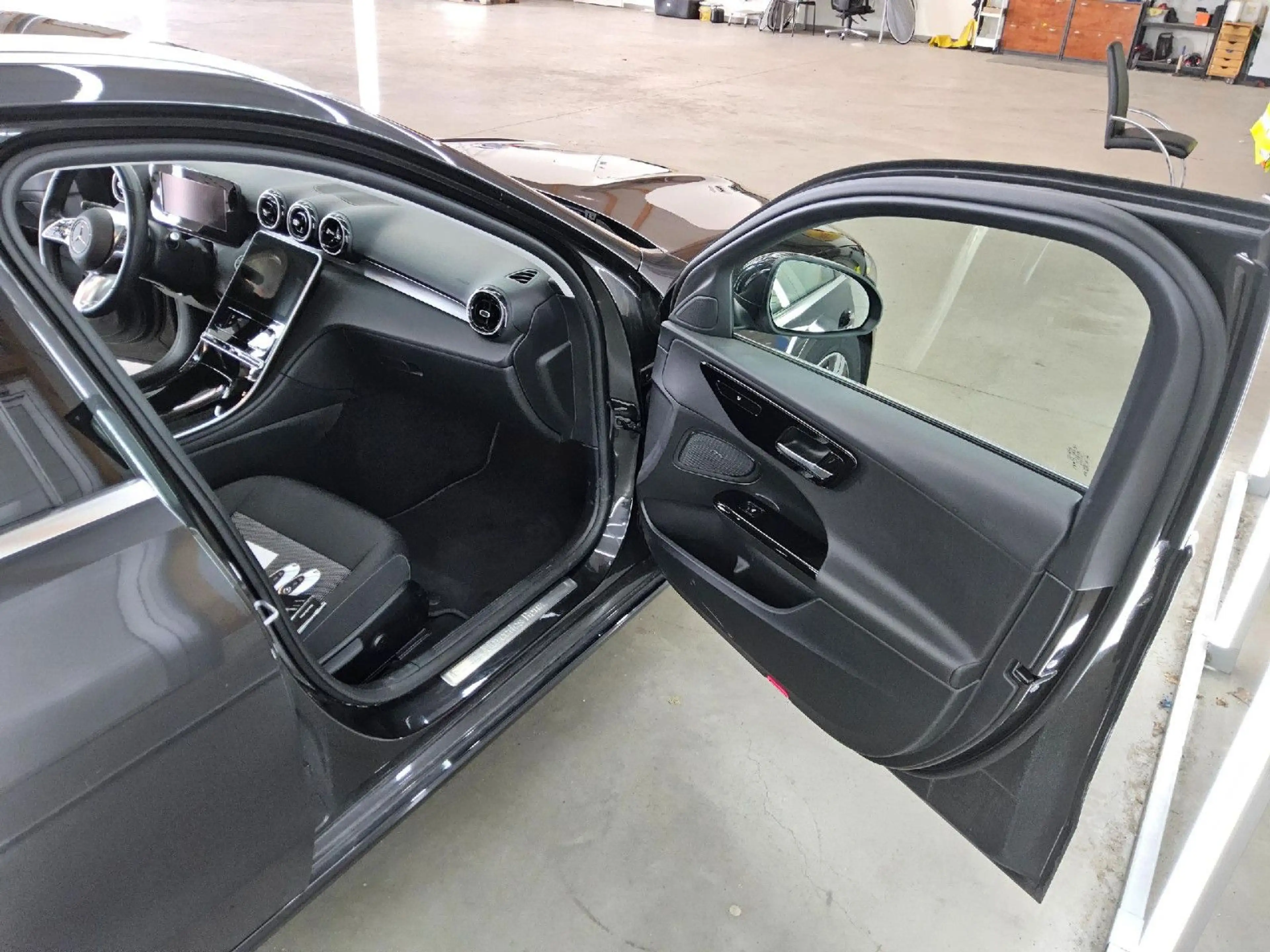 Mercedes-Benz C 220 d AHK*Distro*Kamera*LED*NaviTouch*17*DAB — photo 8