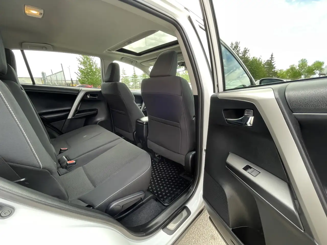 Toyota RAV 4 photo Toyota RAV 4