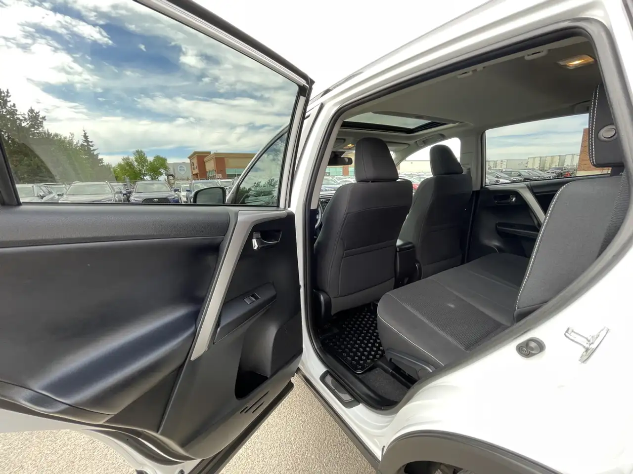 Toyota RAV 4 photo Toyota RAV 4