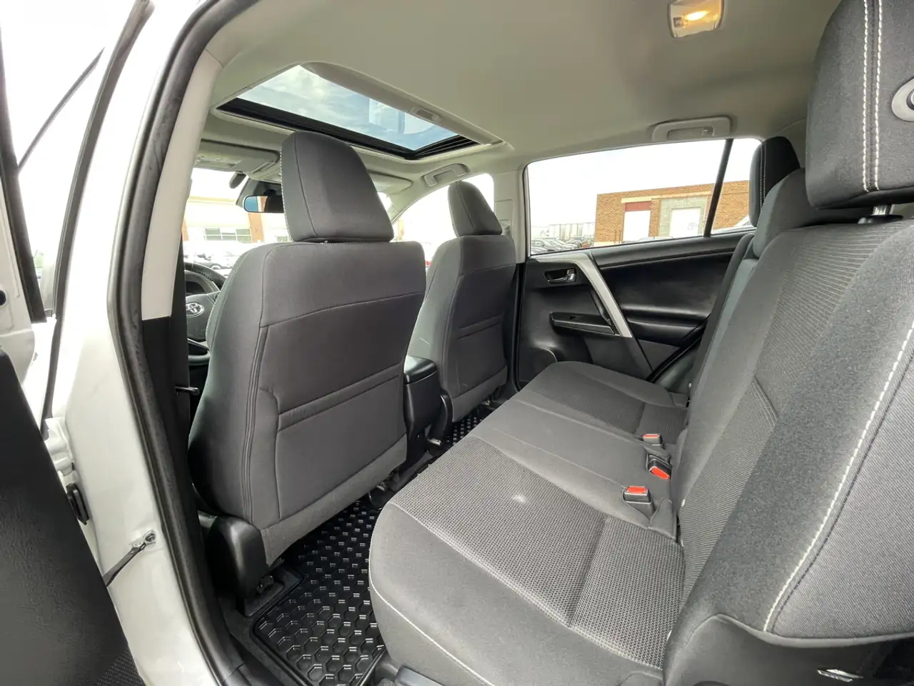 Toyota RAV 4 photo Toyota RAV 4