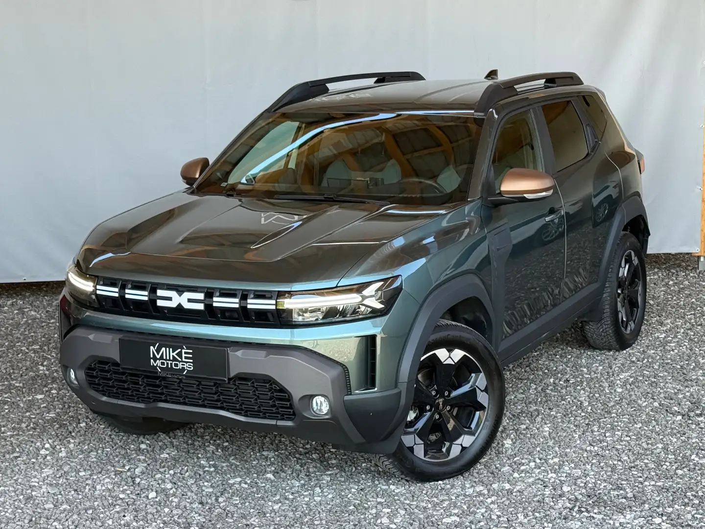 Dacia Duster Extreme TCe 130 mHev 4x4 *AHK* Grün - 2