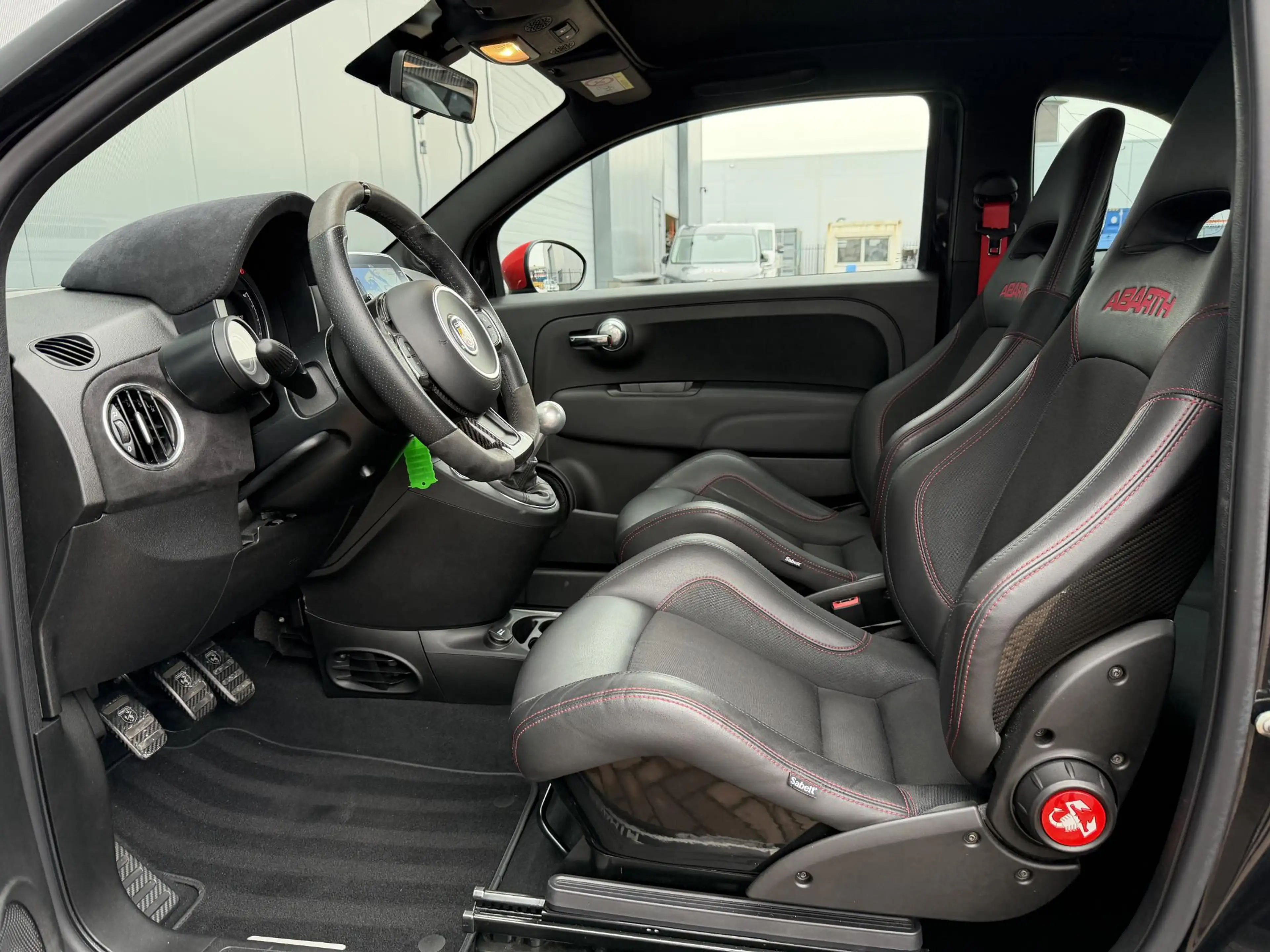 Abarth 595C 1.4 T-Jet Esseesse — photo 12