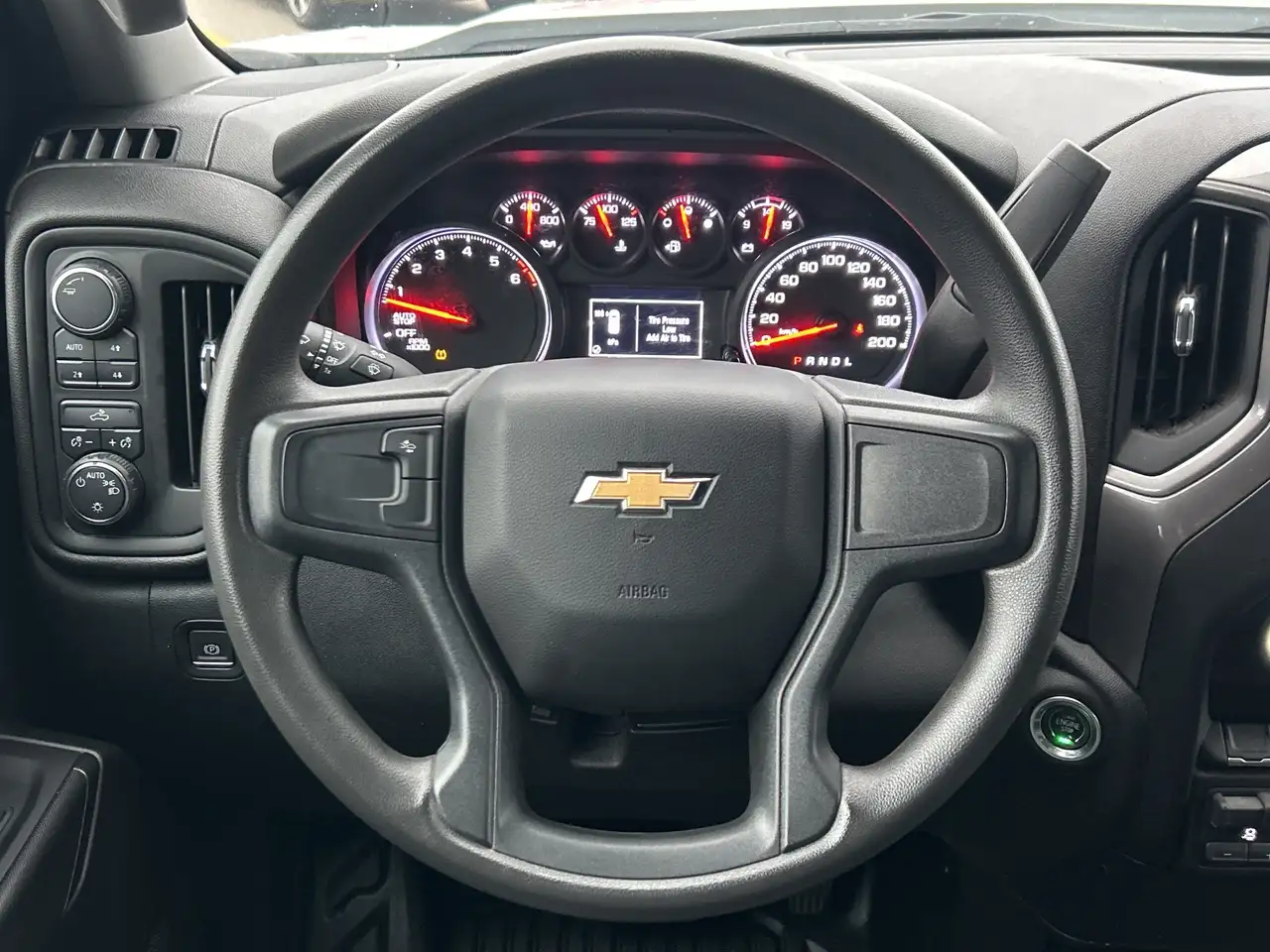 Chevrolet Silverado 1500 снимка Chevrolet Silverado 1500