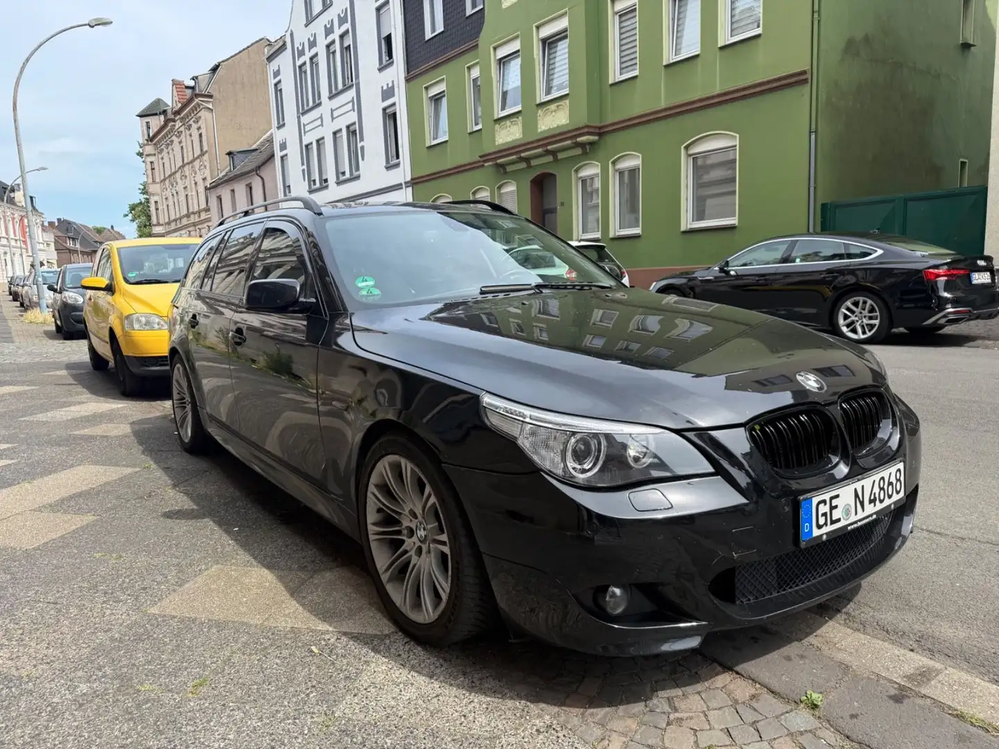 BMW 530 Baureihe 5 Touring 530d xDrive Schwarz - 2