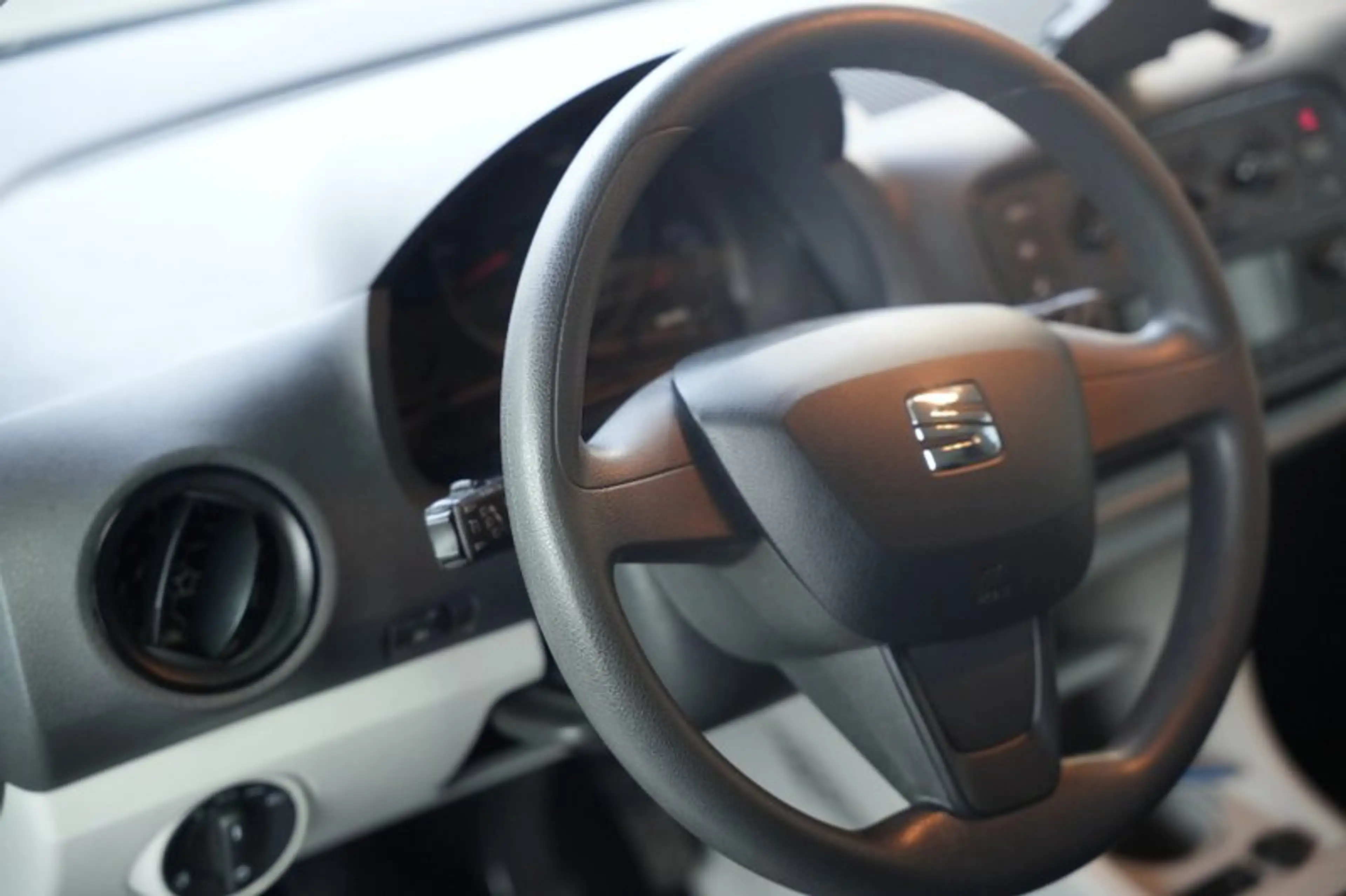 SEAT Mii Style KLIMA*PDC*SITZHEIZUNG* — photo 8