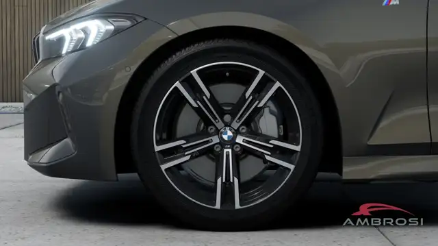 BMW 3 Series view 8