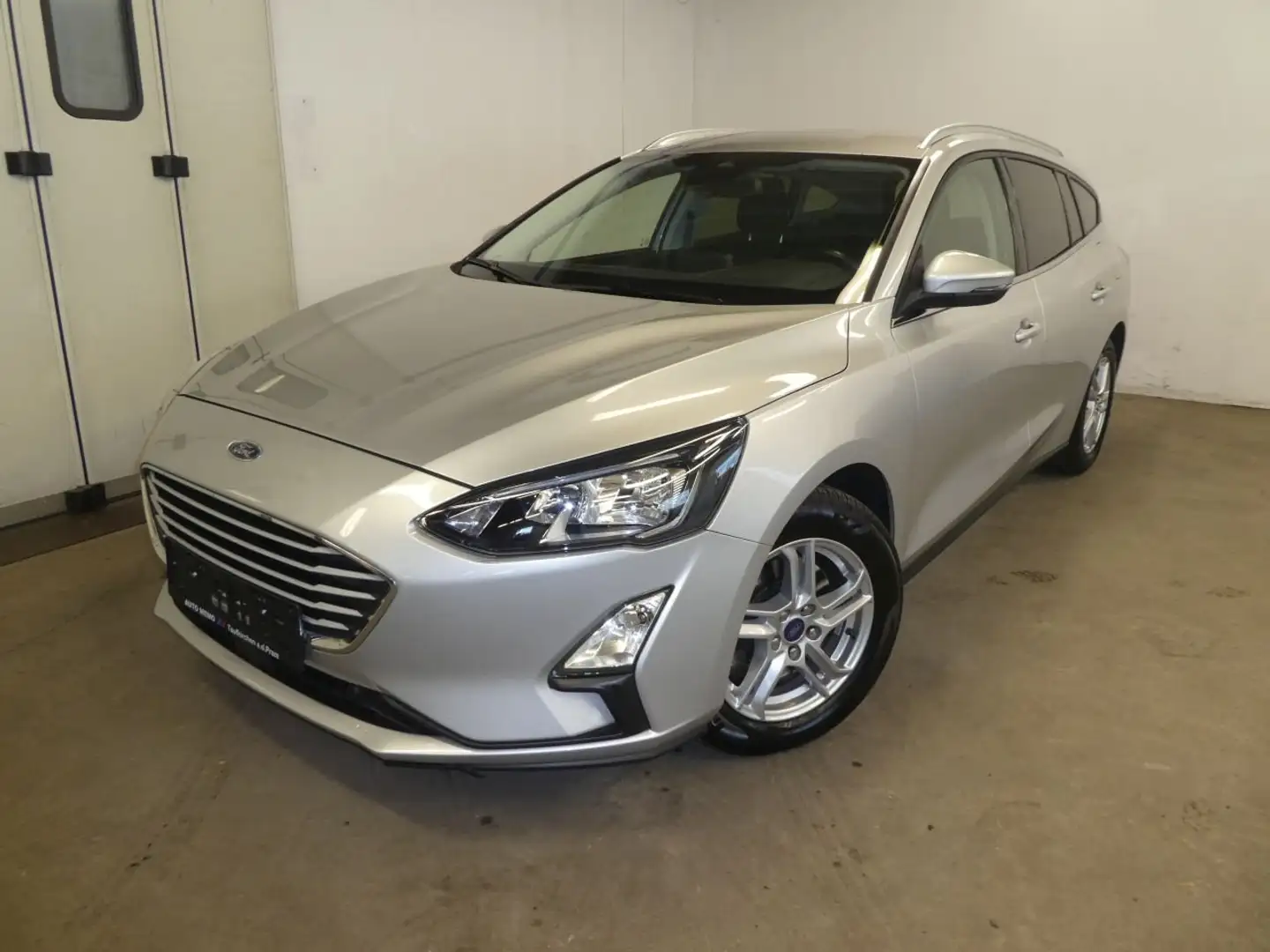 Ford Focus 1,5 EcoBlue Kombi Cool & Connect Aut. LED Silber - 1