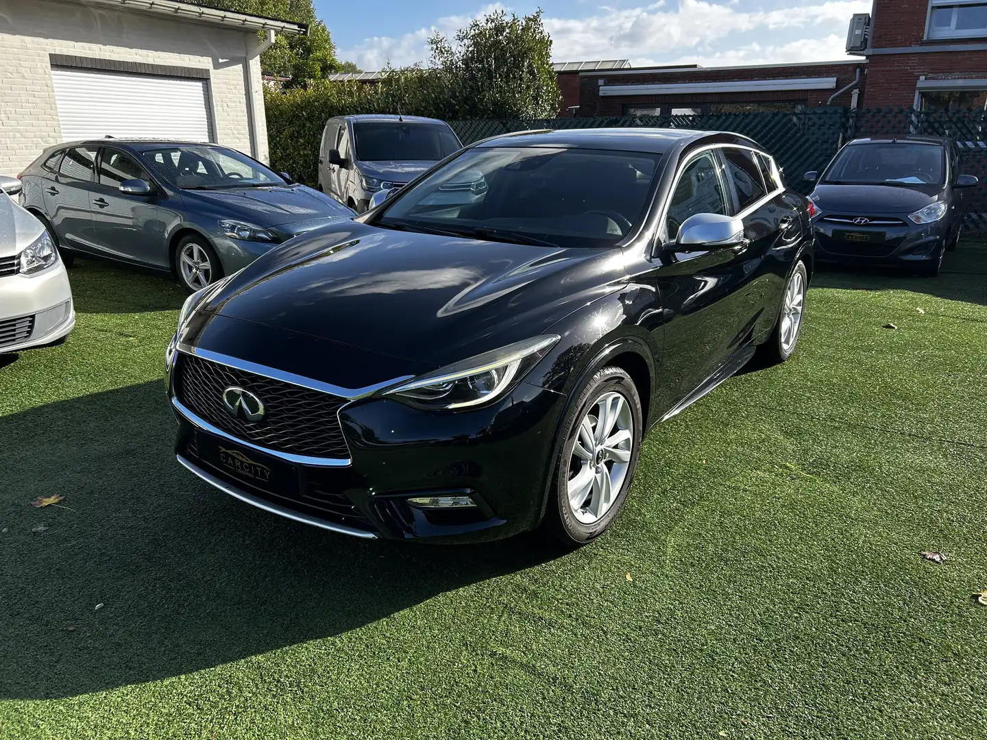 Infiniti Q30 Q30 1.5d DCT Premium°AUTOMAAT°FULL OPTION Noir - 1