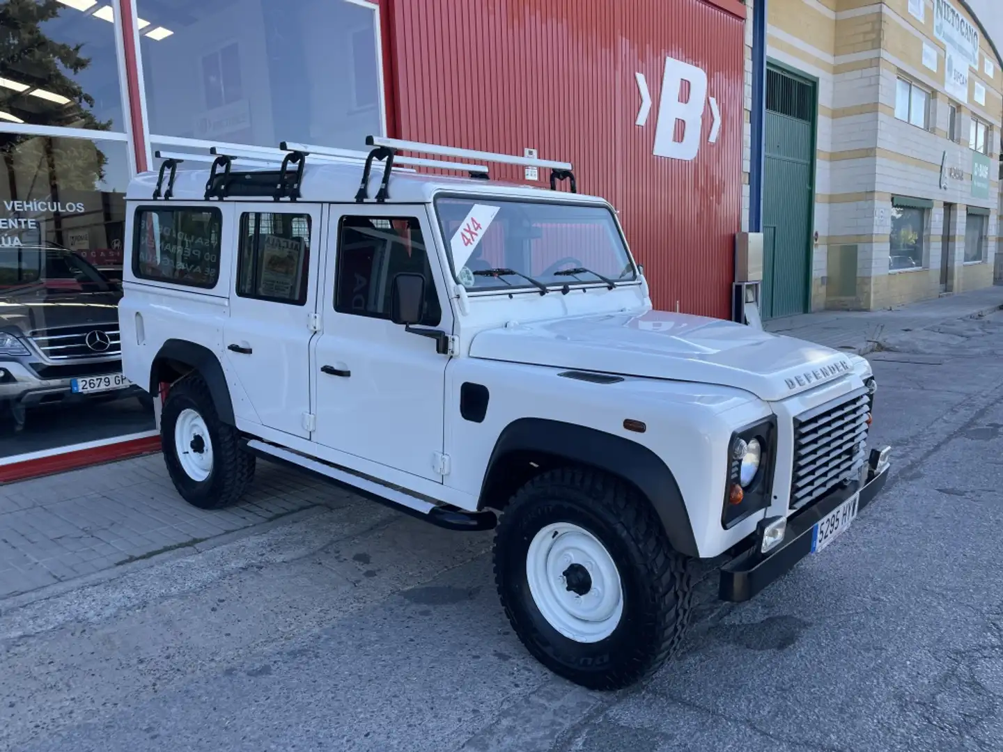 Land Rover Defender 110 SW SE Blanco - 1