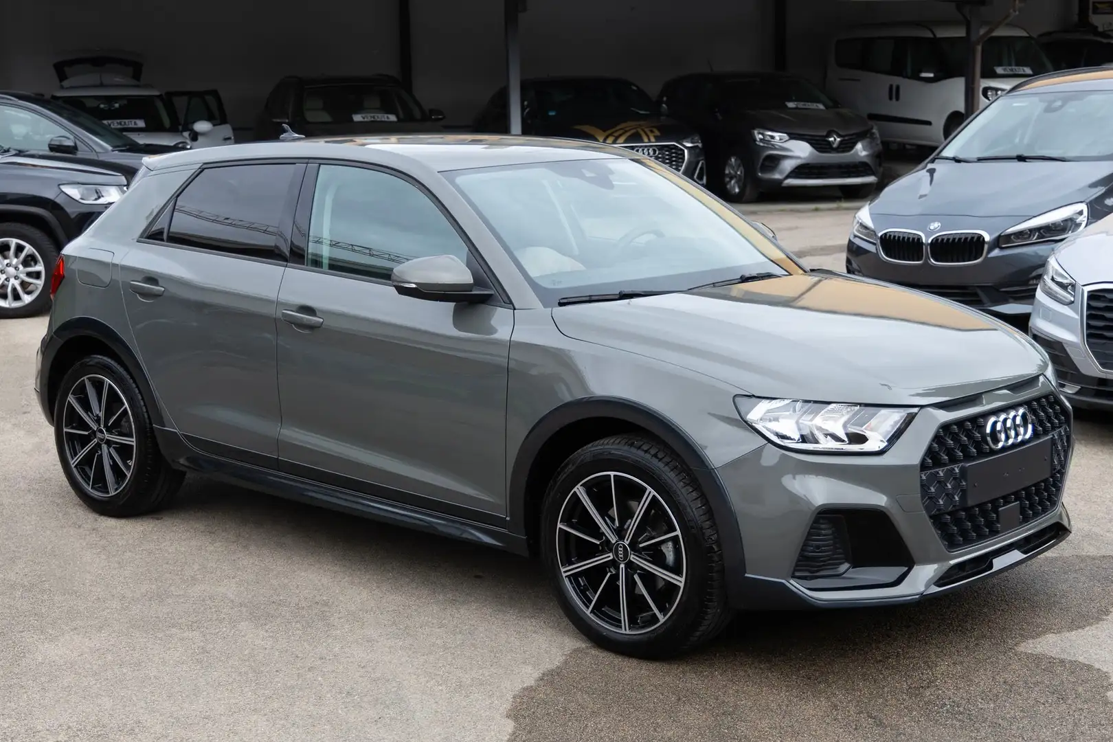 Audi A1 Citycarver 30 1.0 tfsi Admired 110cv Grau - 2