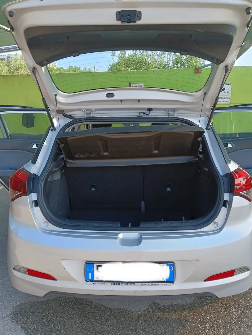 Hyundai i20 i20 5p 1.1 crdi Classic 75cv Grigio - 2