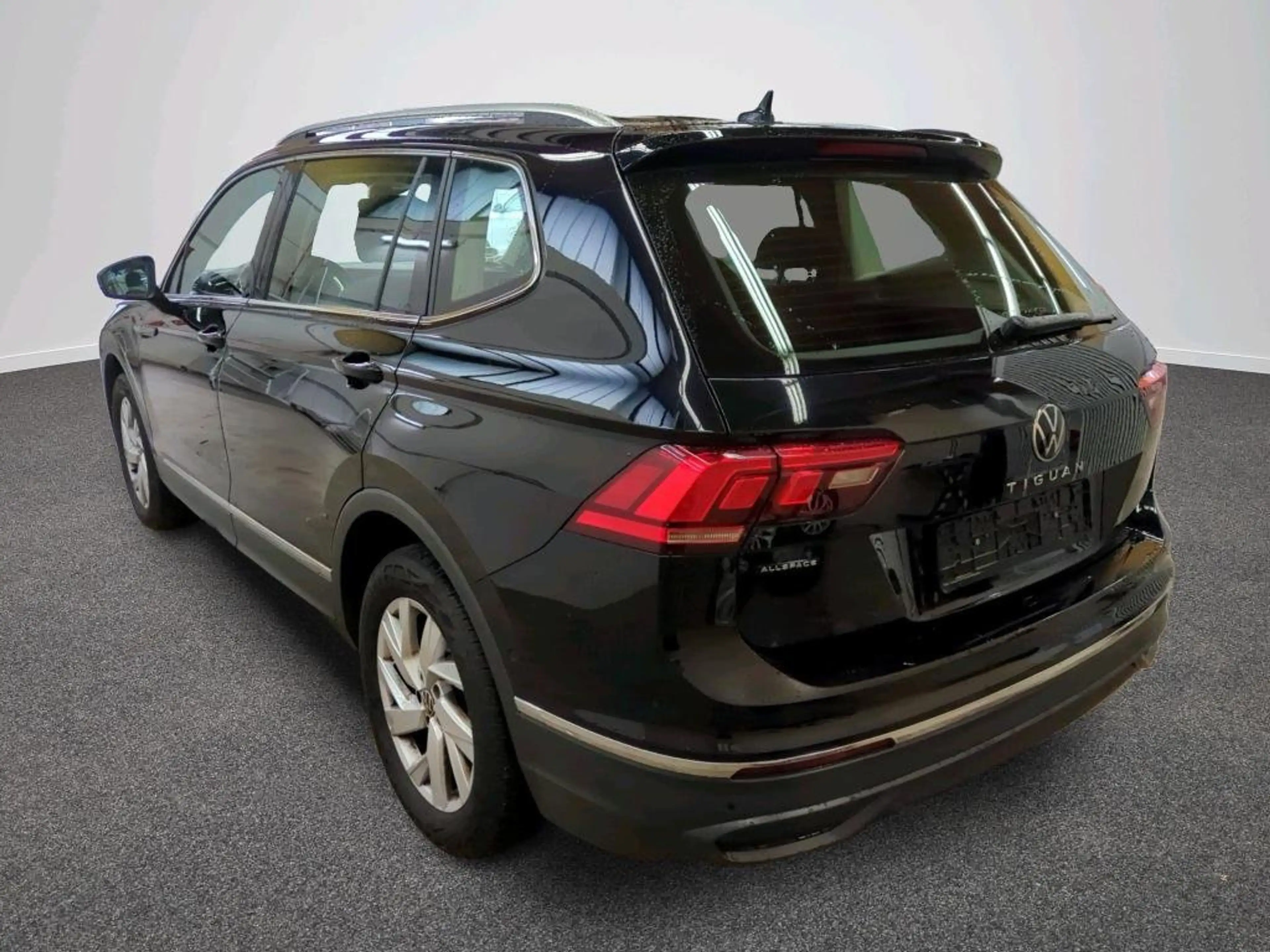 Volkswagen Tiguan Allspace 2.0 TDI Life ACC El.Heckkl. HuD — photo 2