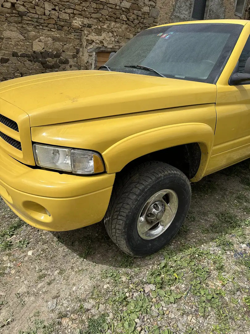 Dodge RAM Ram 1500 refait en carrosserie complètement Jaune - 2