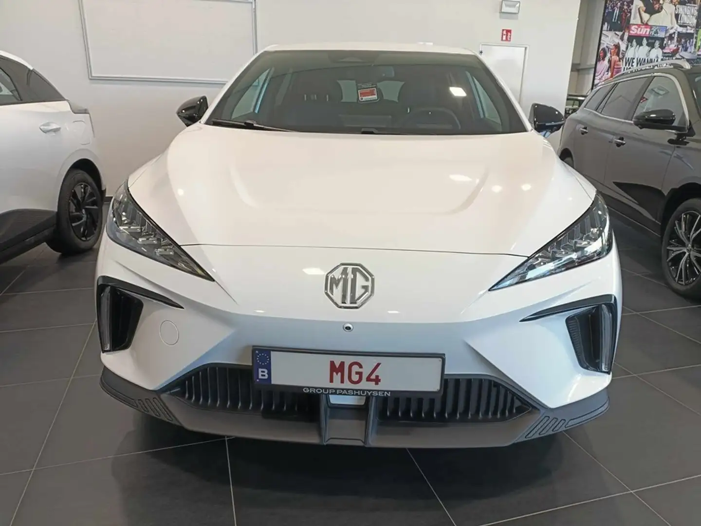 MG MG4 64 LUXURY Weiß - 2