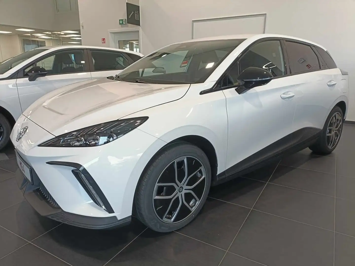 MG MG4 64 LUXURY Weiß - 1