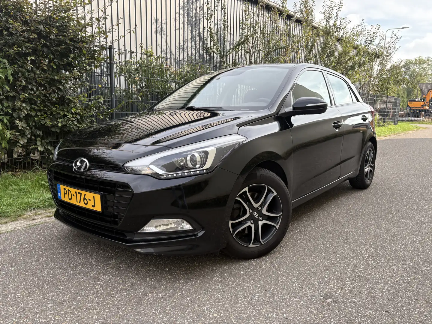 Hyundai i20 1.0 T-GDI Comfort / 5-DEURS / NAVI / CRUISE / AIRC Noir - 1