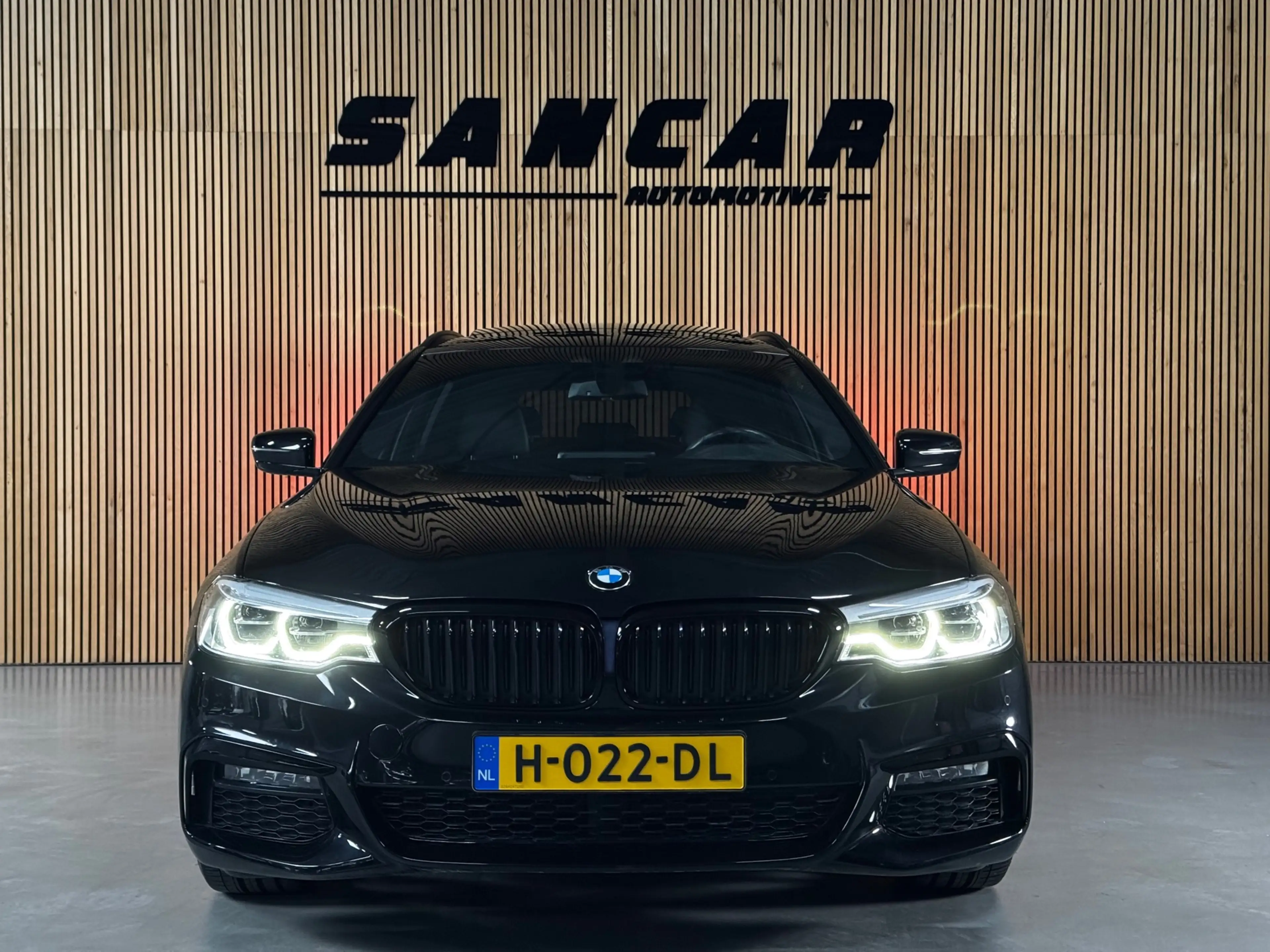 BMW 520 5-serie Touring 520i M-Sport BLACK PACK|PANO|H&K|H — photo 2