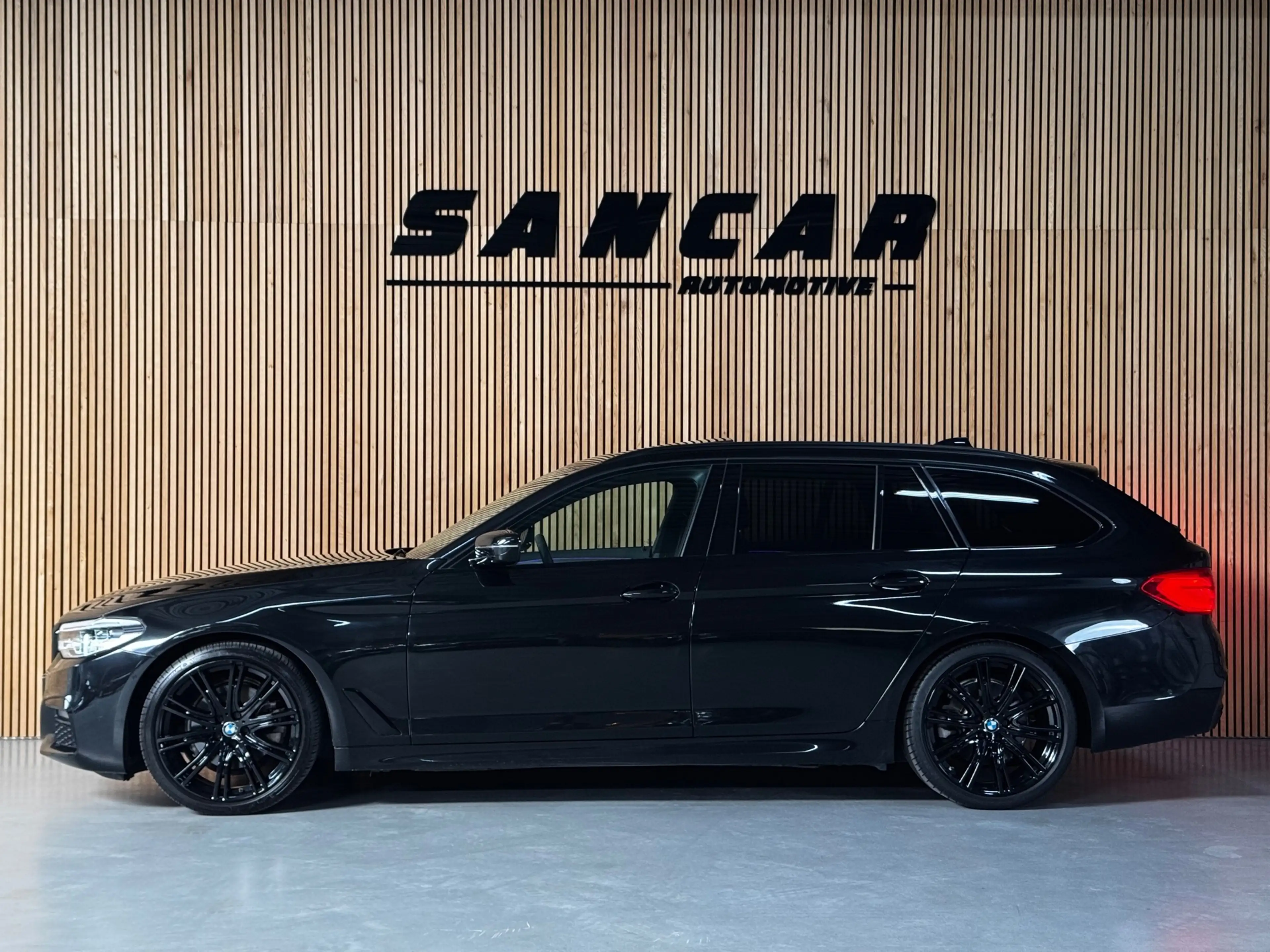 BMW 520 5-serie Touring 520i M-Sport BLACK PACK|PANO|H&K|H — photo 8
