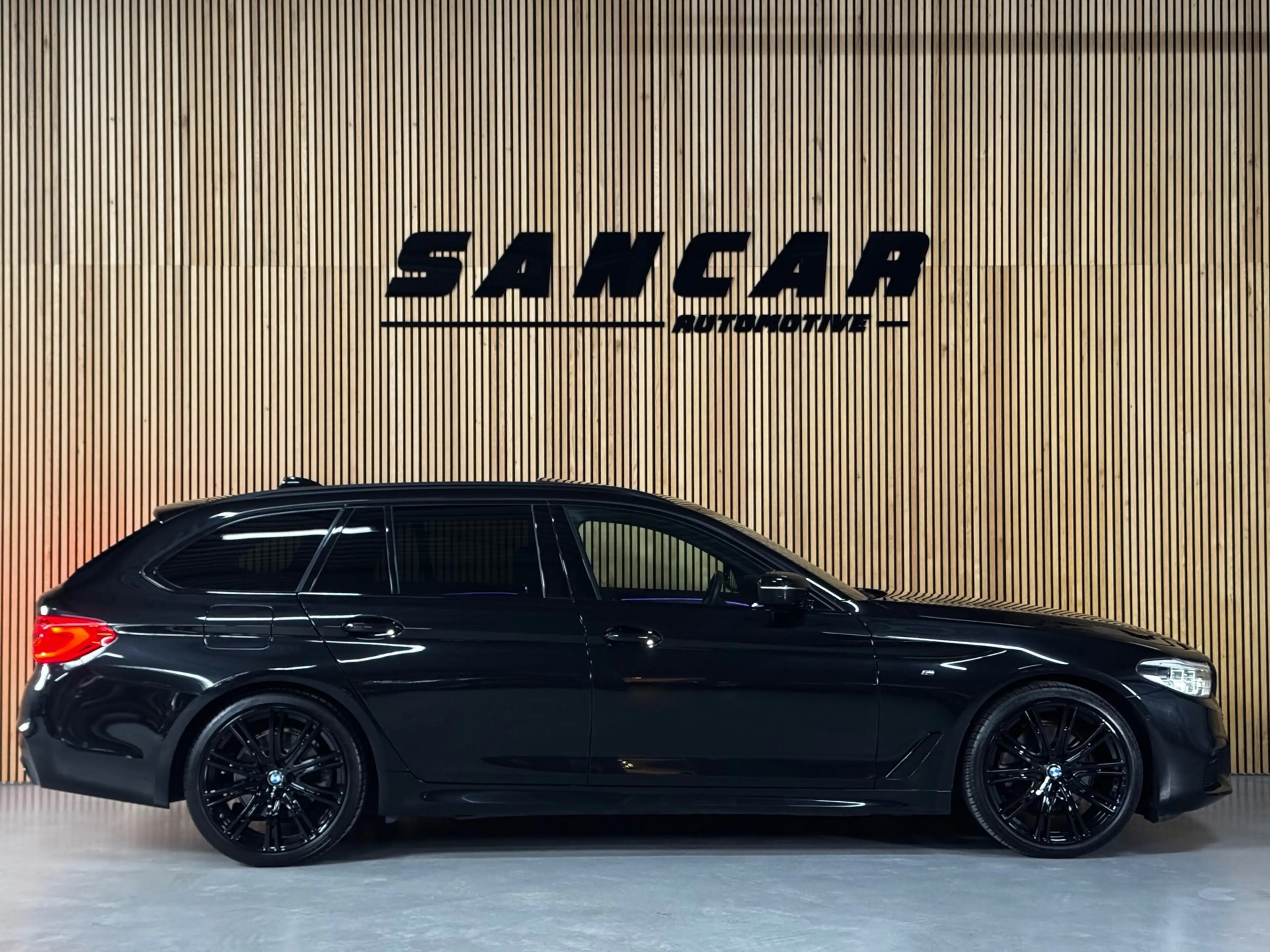 BMW 520 5-serie Touring 520i M-Sport BLACK PACK|PANO|H&K|H — photo 9