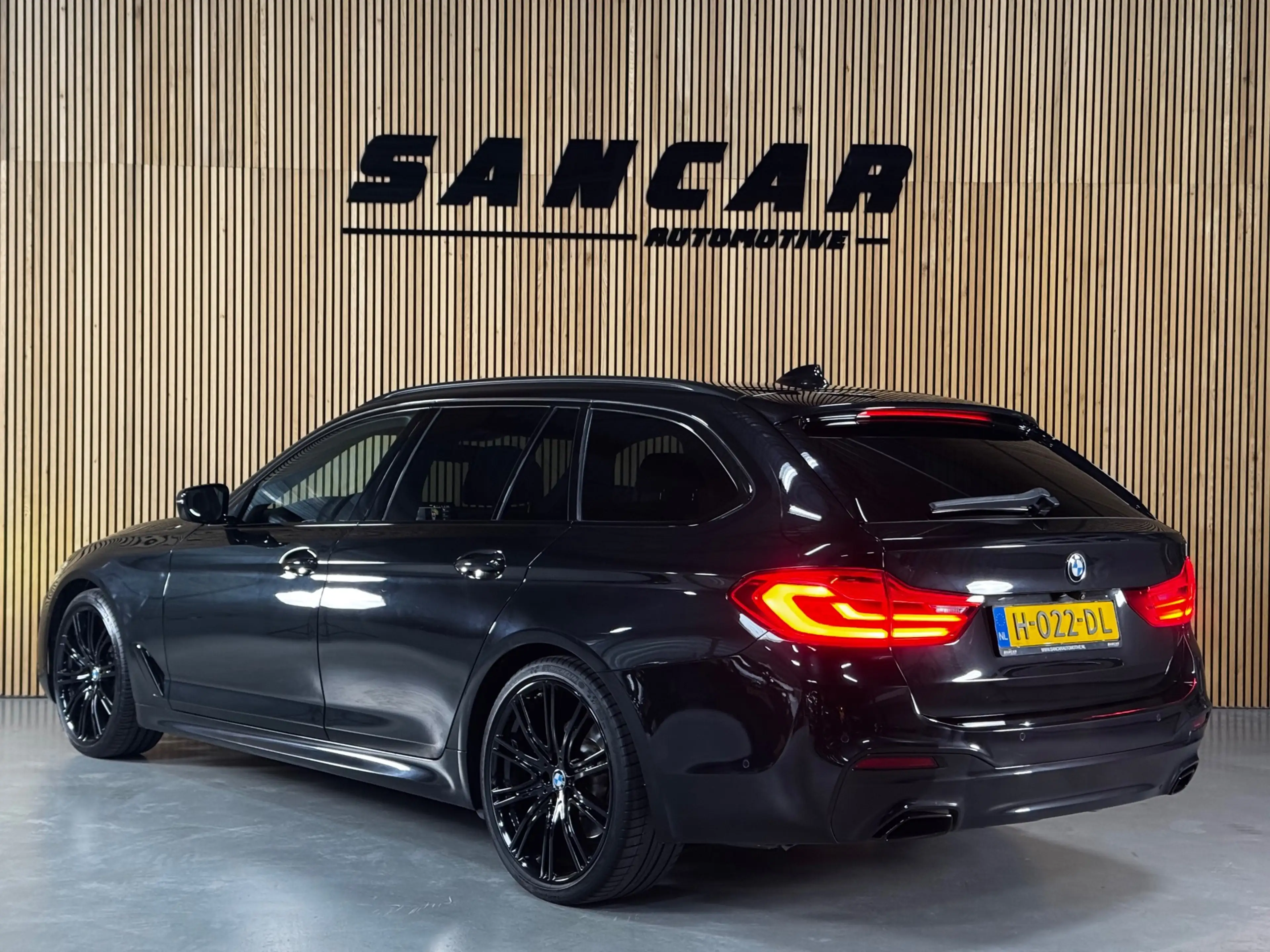 BMW 520 5-serie Touring 520i M-Sport BLACK PACK|PANO|H&K|H — photo 3