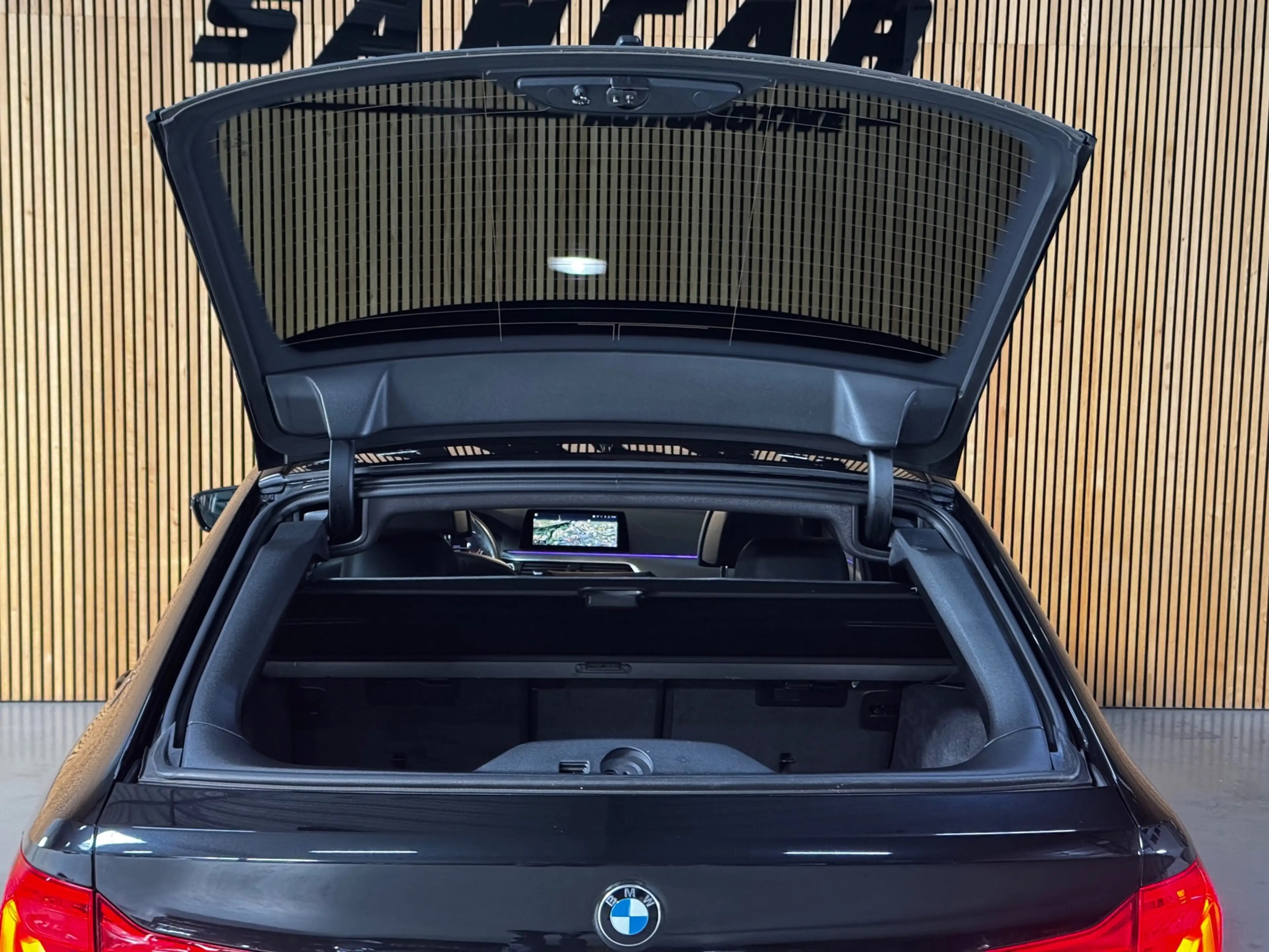 BMW 520 5-serie Touring 520i M-Sport BLACK PACK|PANO|H&K|H — photo 17