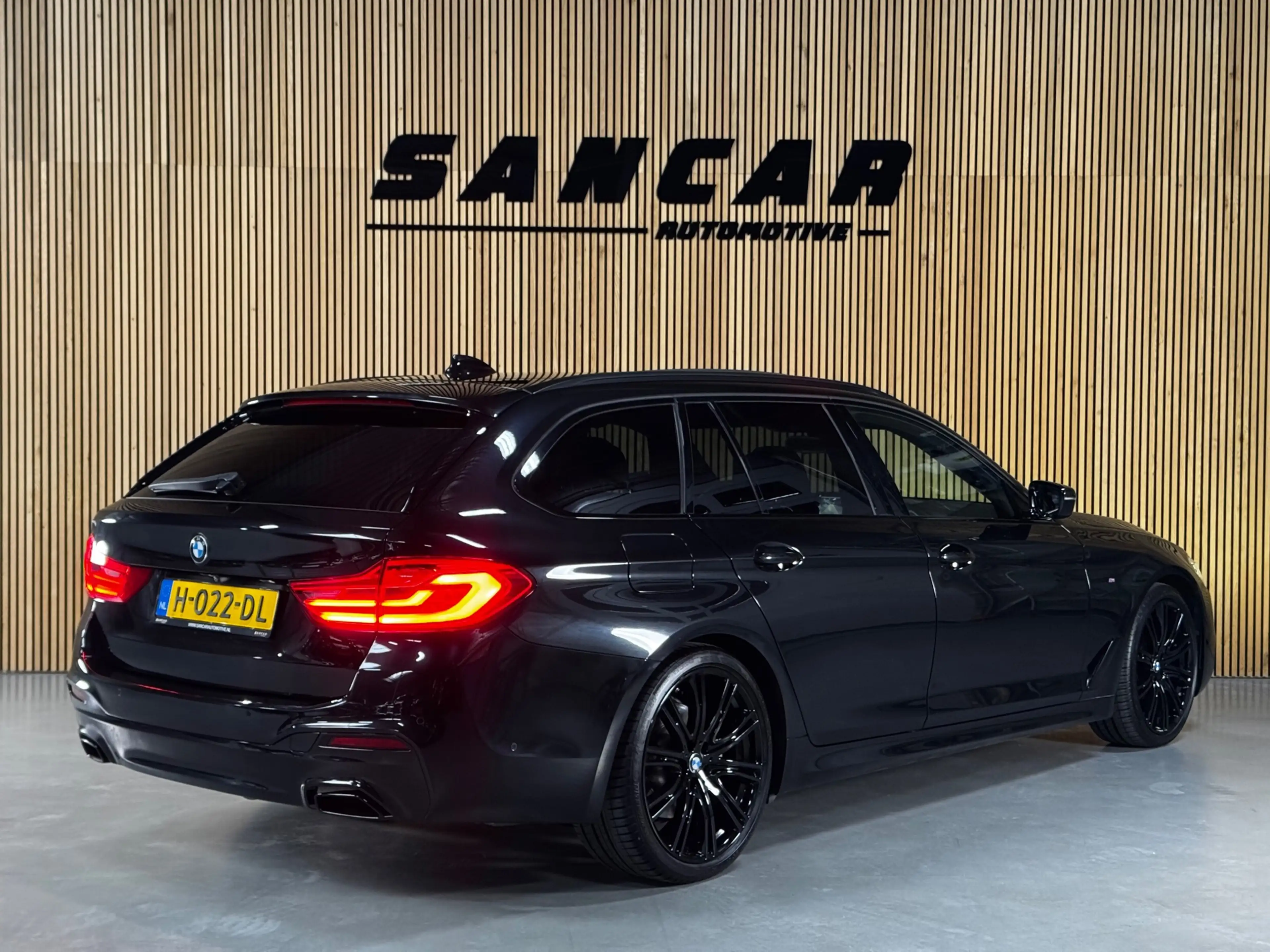 BMW 520 5-serie Touring 520i M-Sport BLACK PACK|PANO|H&K|H — photo 5