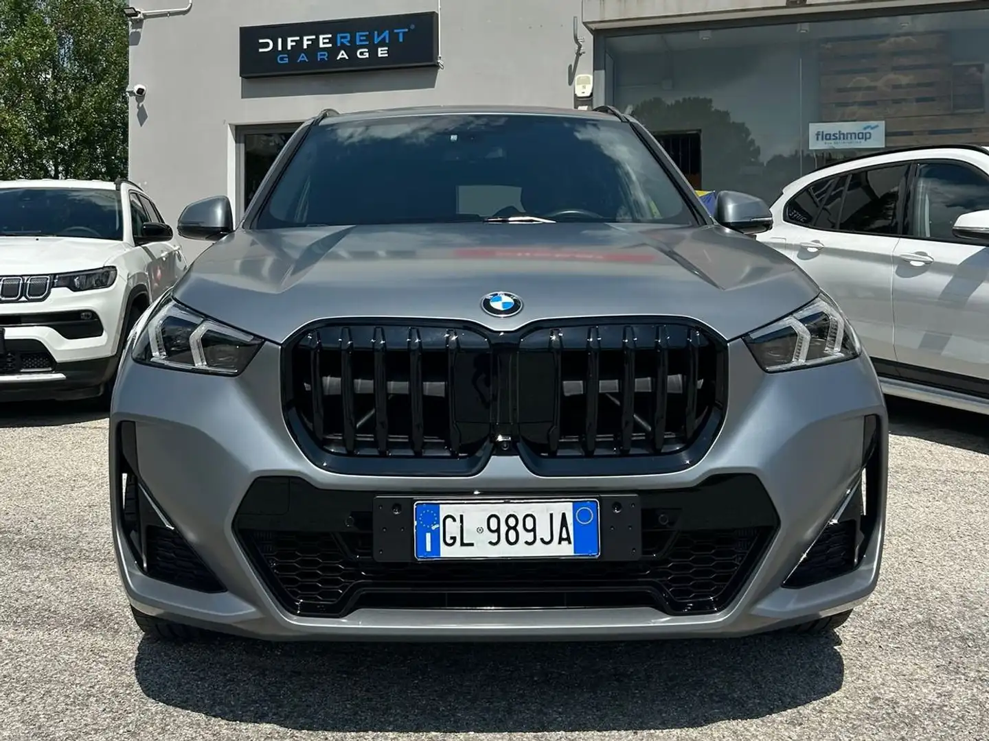 BMW X1 X1 xdrive23i mhev 48V MSport Edition Signature aut Gris - 1