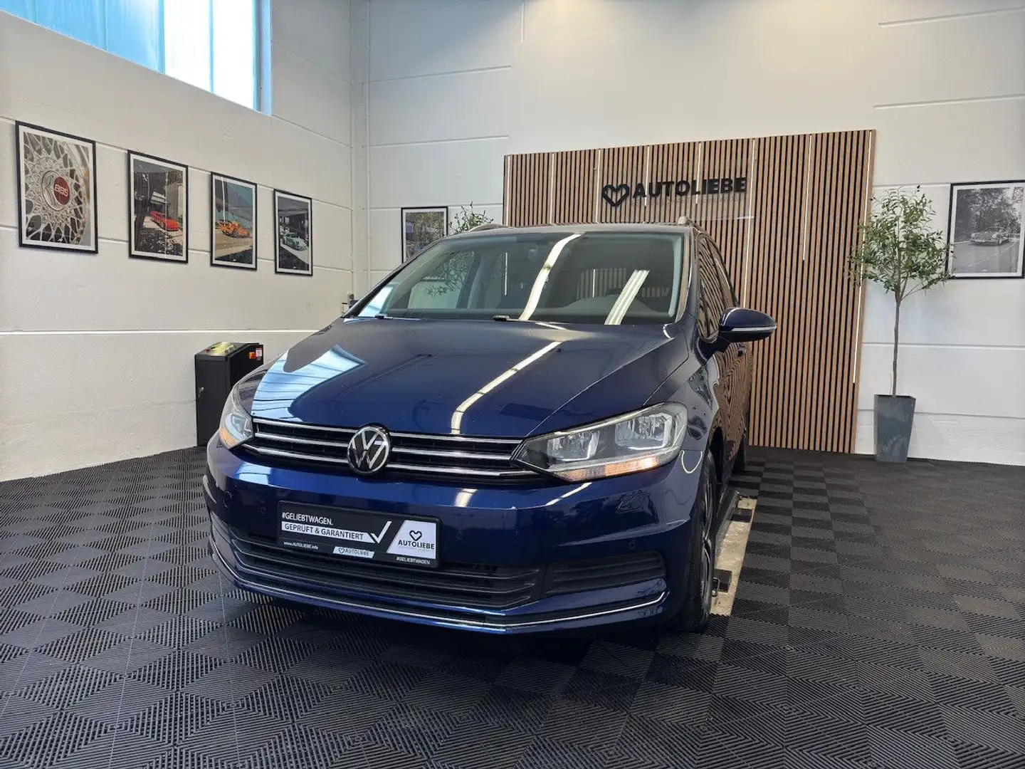 Volkswagen Touran 1.5 TSI United NAVI*SHZ*PDC*2HAND Bleu - 2