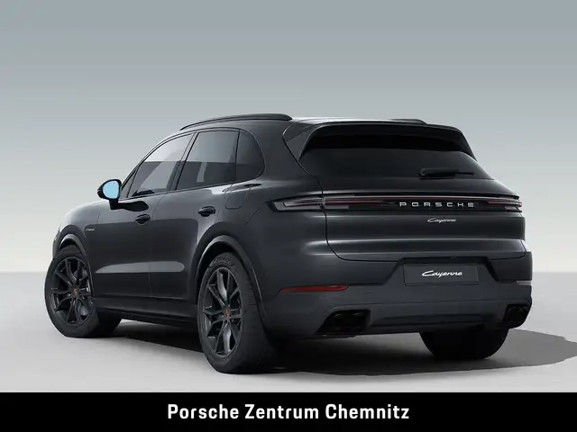 Porsche Cayenne view 3