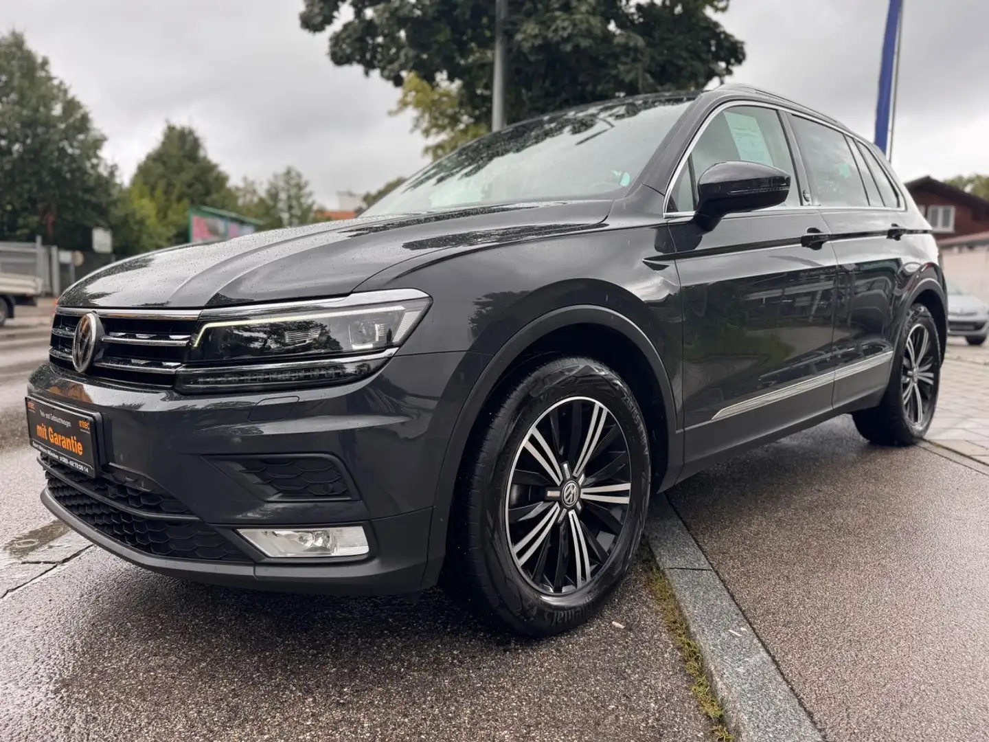 Volkswagen Tiguan Sound 1,4 TSI NAVI ACC LED 18 Zoll Grau - 1
