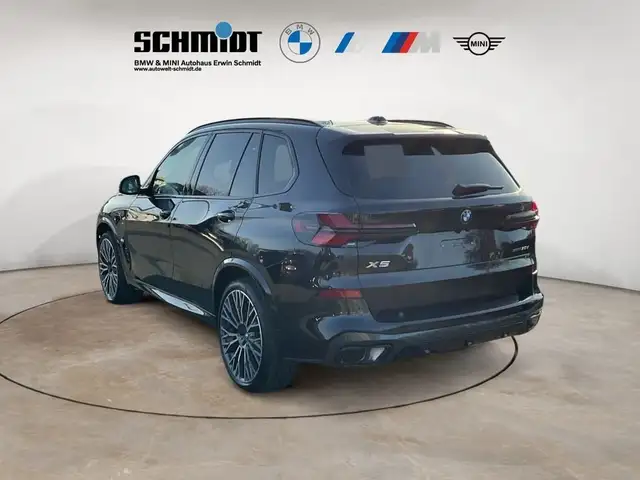 BMW X5 view 4