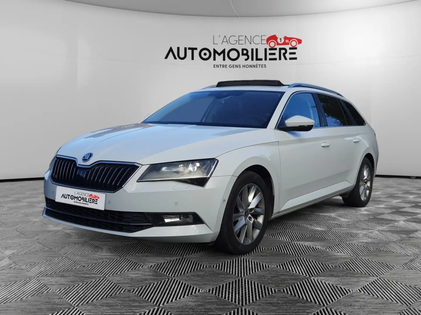 Skoda Superb SW 1.8 TSI Sportline DSG/ Garantie 12 mois Blanco - 1