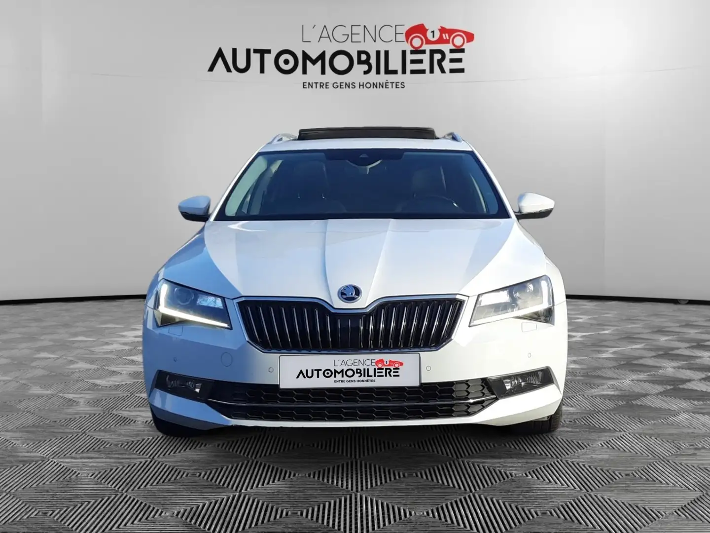 Skoda Superb SW 1.8 TSI Sportline DSG/ Garantie 12 mois Blanco - 2
