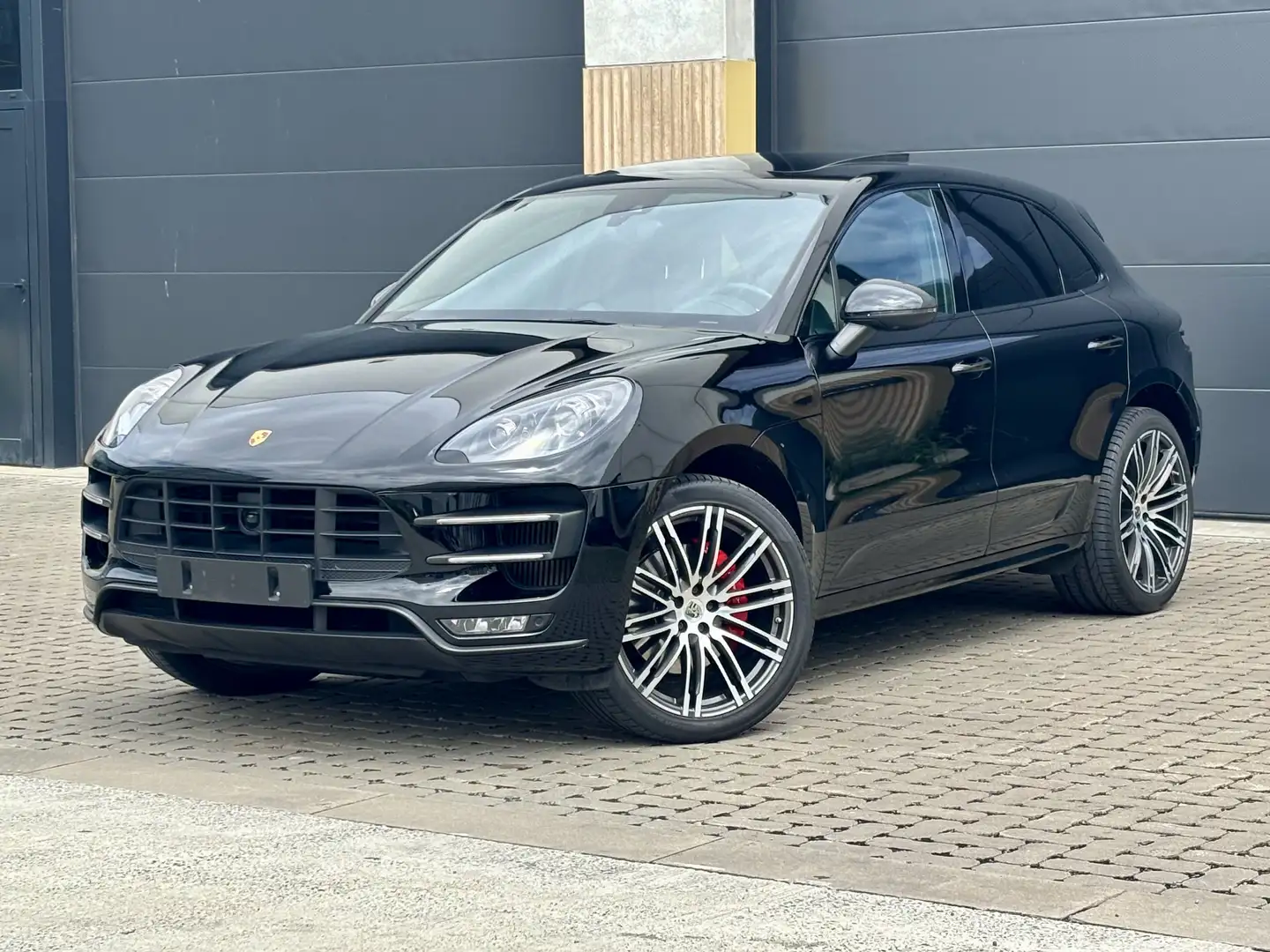 Porsche Macan 3.6 V6 Bi-Turbo PDK Full Black Chrono Acc Pano 21 Zwart - 1