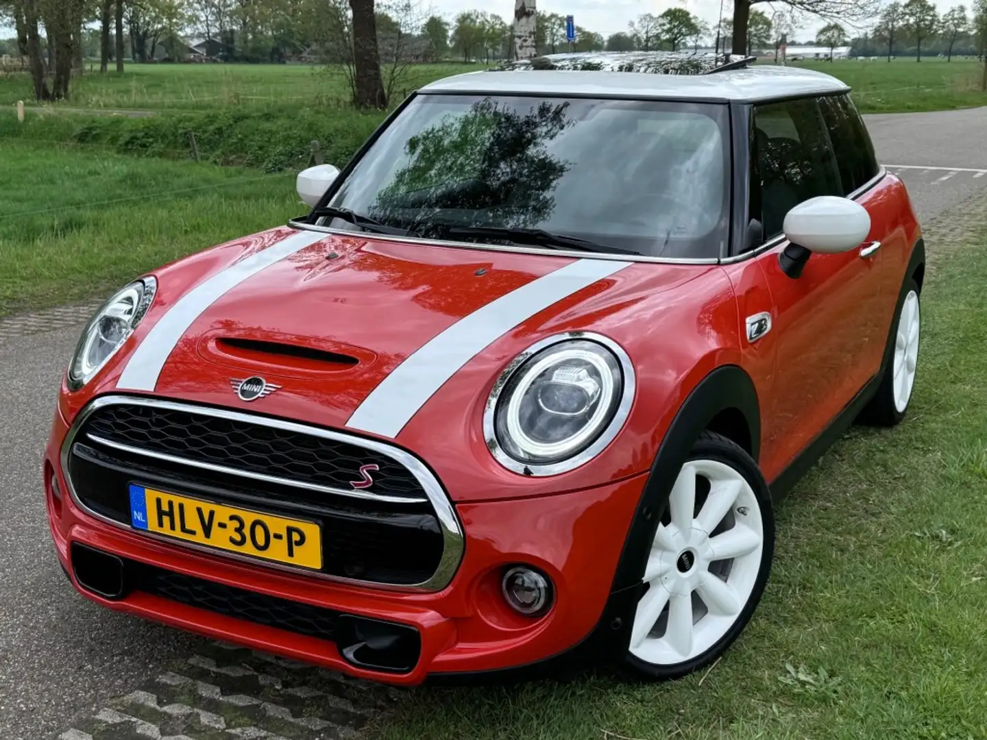 MINI Cooper S 192PK / JCW STUURWIEL / PANORAMADAK / 18 INCH / UN Oranje - 1