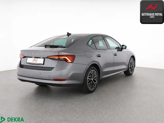 Skoda Octavia view 5