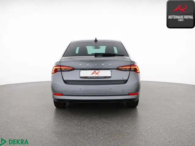 Skoda Octavia view 4