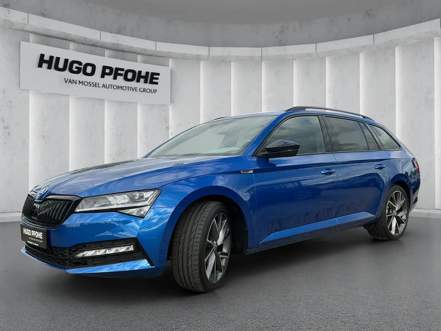 Skoda Superb Combi 2.0 TSI Sportline 4x4 OPF Blau - 1