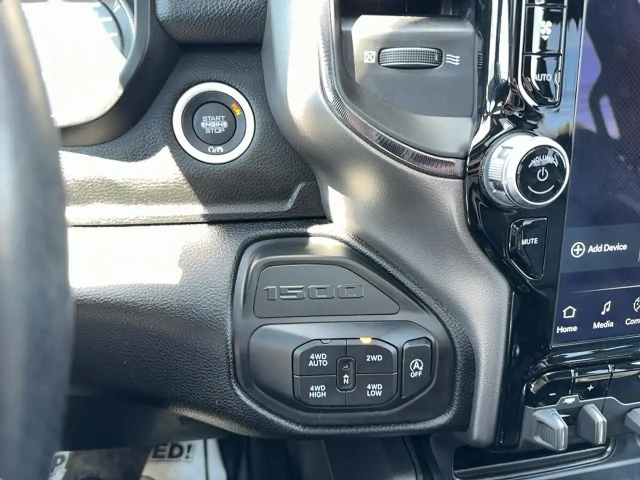 RAM 1500 снимка RAM 1500