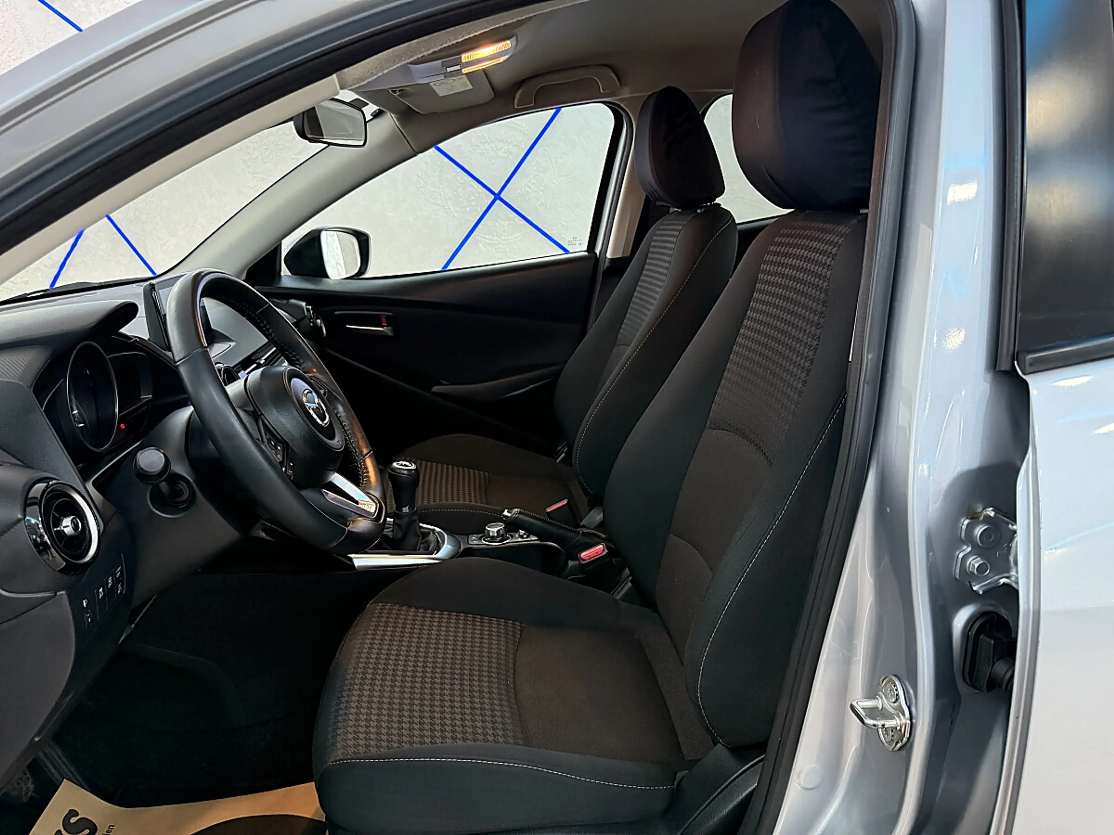 Mazda 2 Mazda2 G75 Takumi*PDC*TOTWINKEL*SPUR*SITZHEIZUN... — photo 9