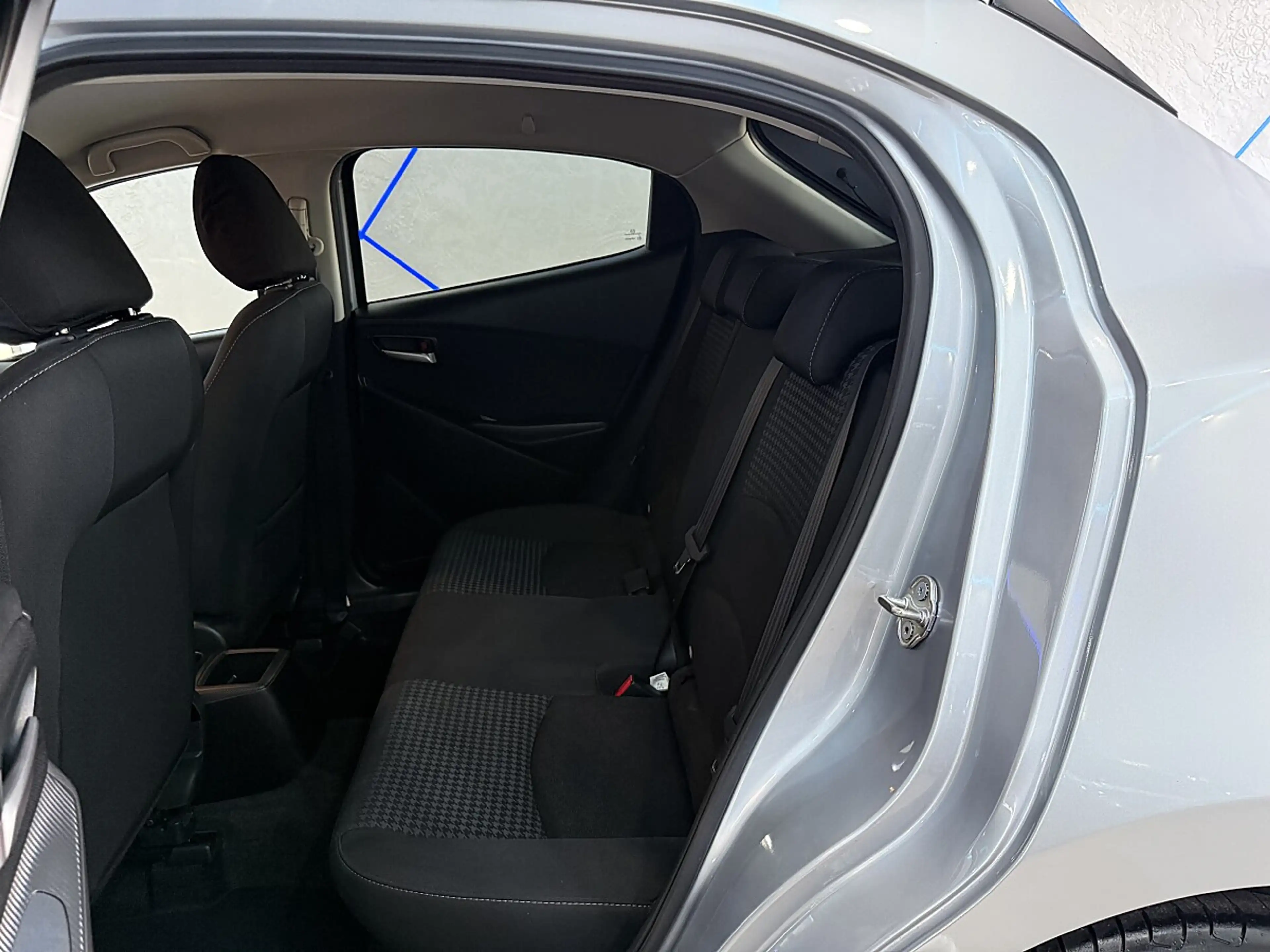 Mazda 2 Mazda2 G75 Takumi*PDC*TOTWINKEL*SPUR*SITZHEIZUN... — photo 11