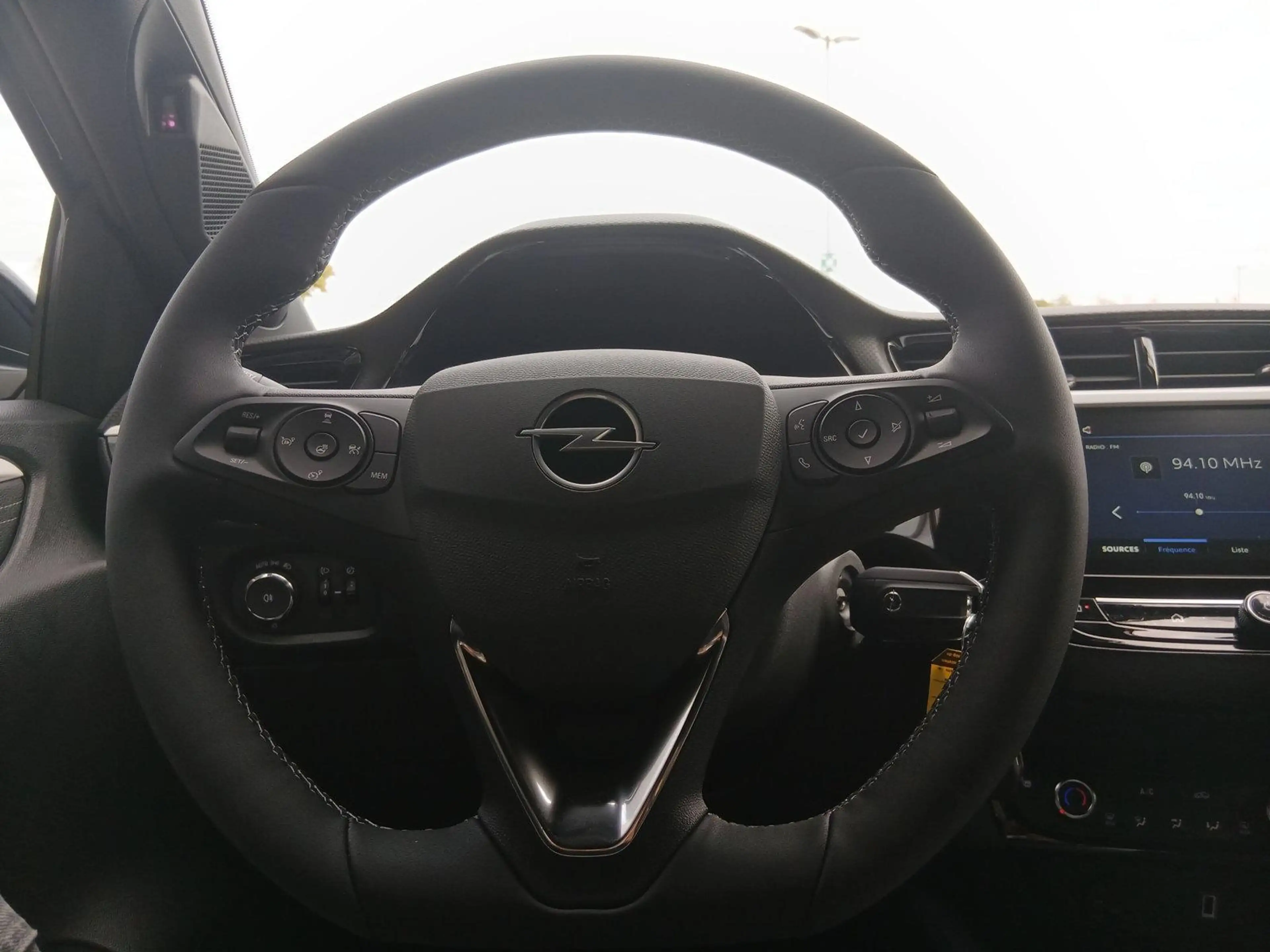 Opel Corsa +Rückfahrkamera+Allwetterreifen — photo 11