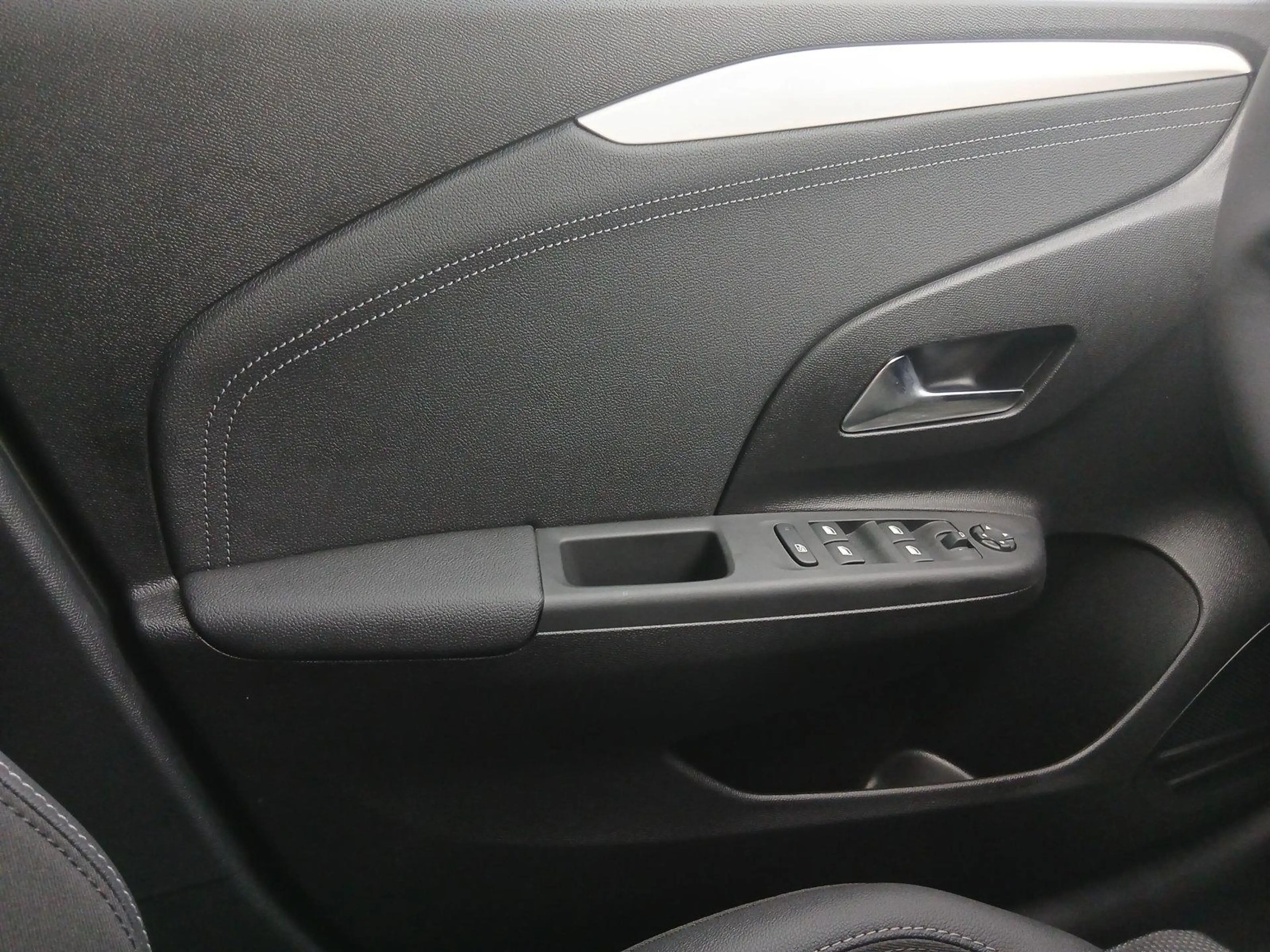 Opel Corsa +Rückfahrkamera+Allwetterreifen — photo 9