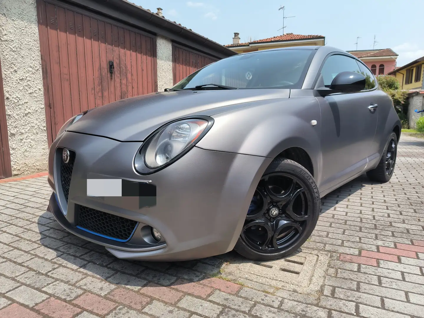 Alfa Romeo MiTo MiTo 2008 1.3 jtdm-2 Distinctive premium pack s Šedá - 1