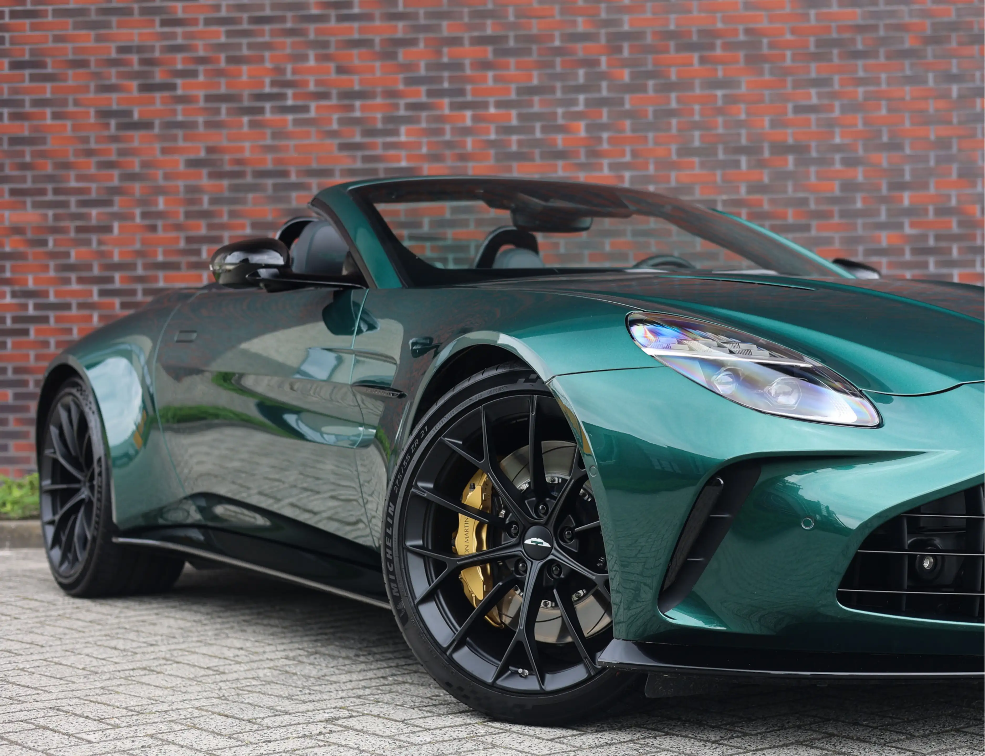 Aston Martin Vantage Roadster 4.0 V8 | Malachite - Bowers & Wilkins — photo 6