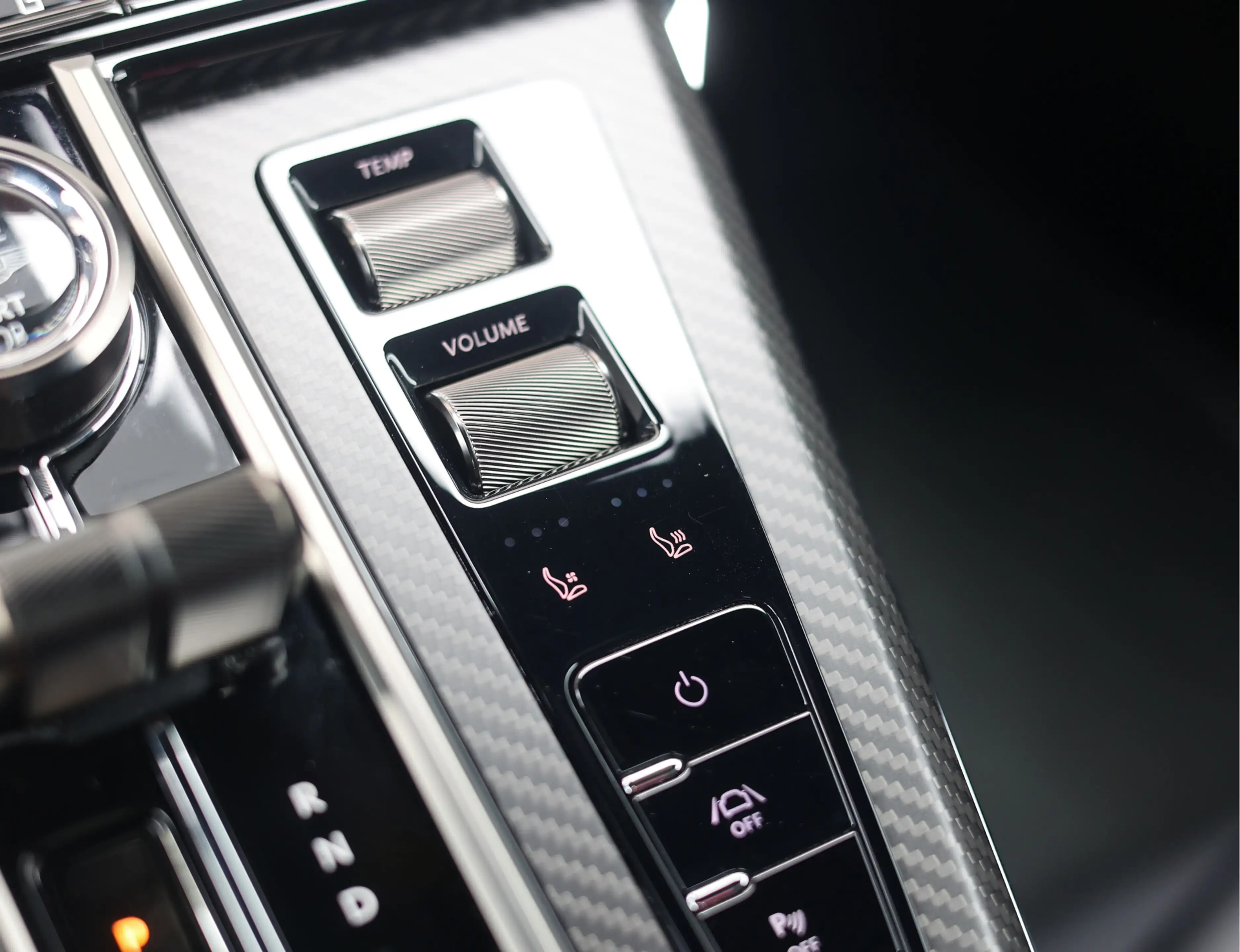 Aston Martin Vantage Roadster 4.0 V8 | Malachite - Bowers & Wilkins — photo 28