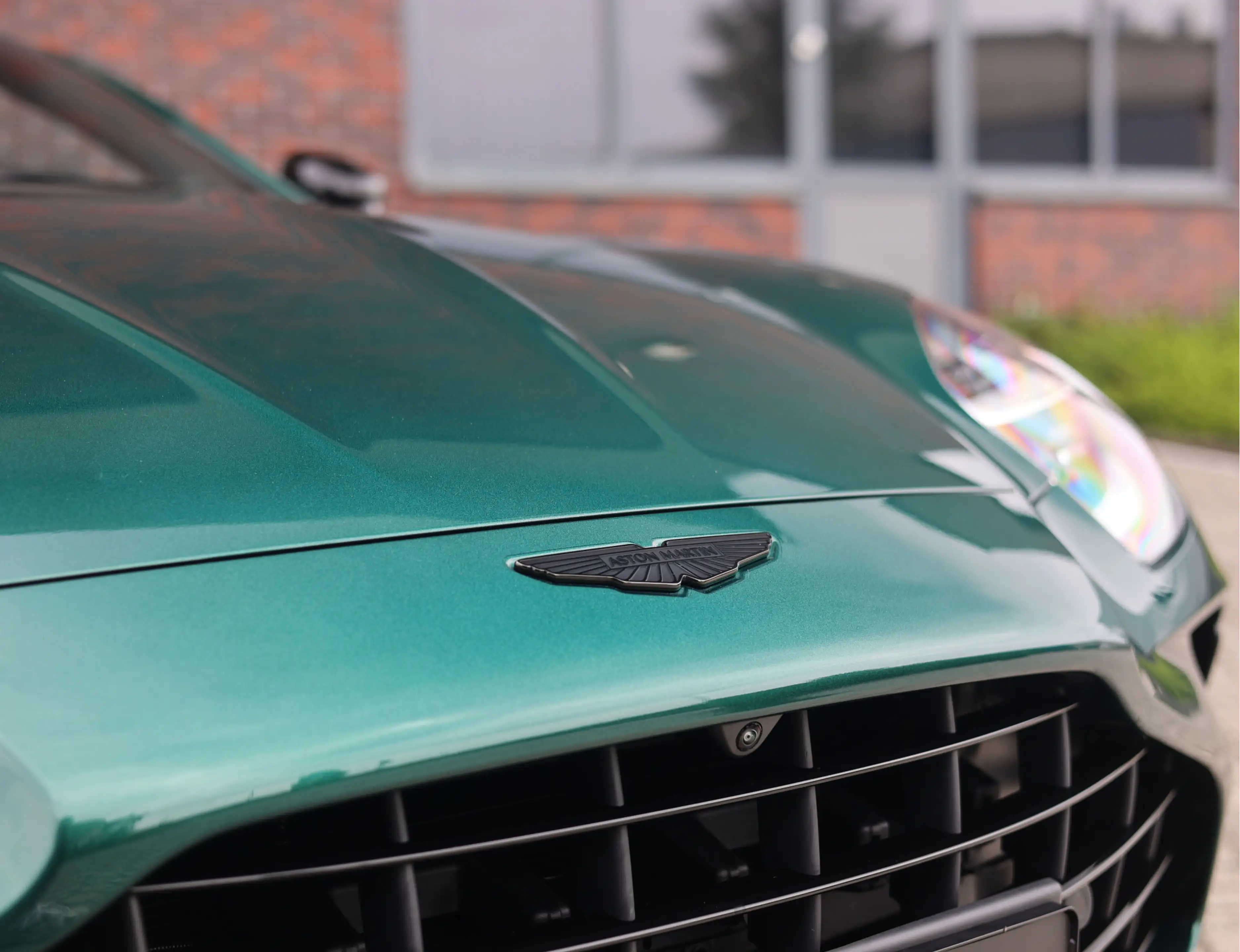 Aston Martin Vantage Roadster 4.0 V8 | Malachite - Bowers & Wilkins — photo 9